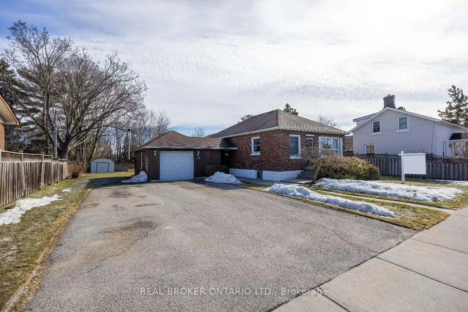 Photo 2 of 15 Durham Street, Clarington, Bowmanville — HOMEH
