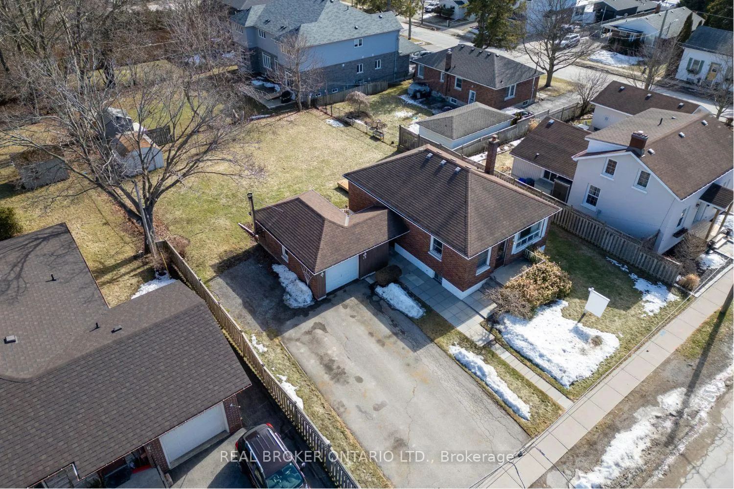 Photo 4 of 15 Durham Street, Clarington, Bowmanville — HOMEH