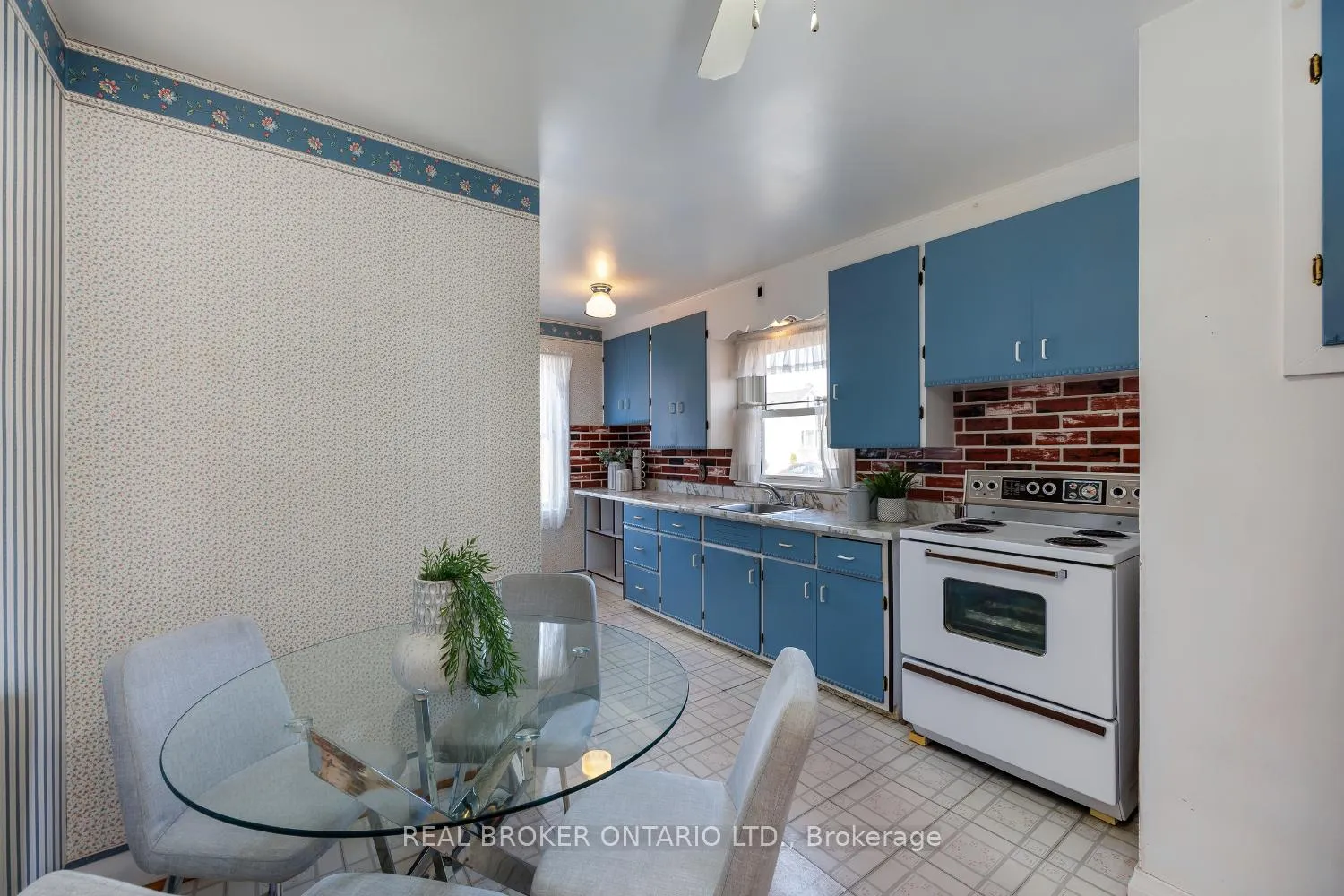 Photo 14 of 15 Durham Street, Clarington, Bowmanville — HOMEH