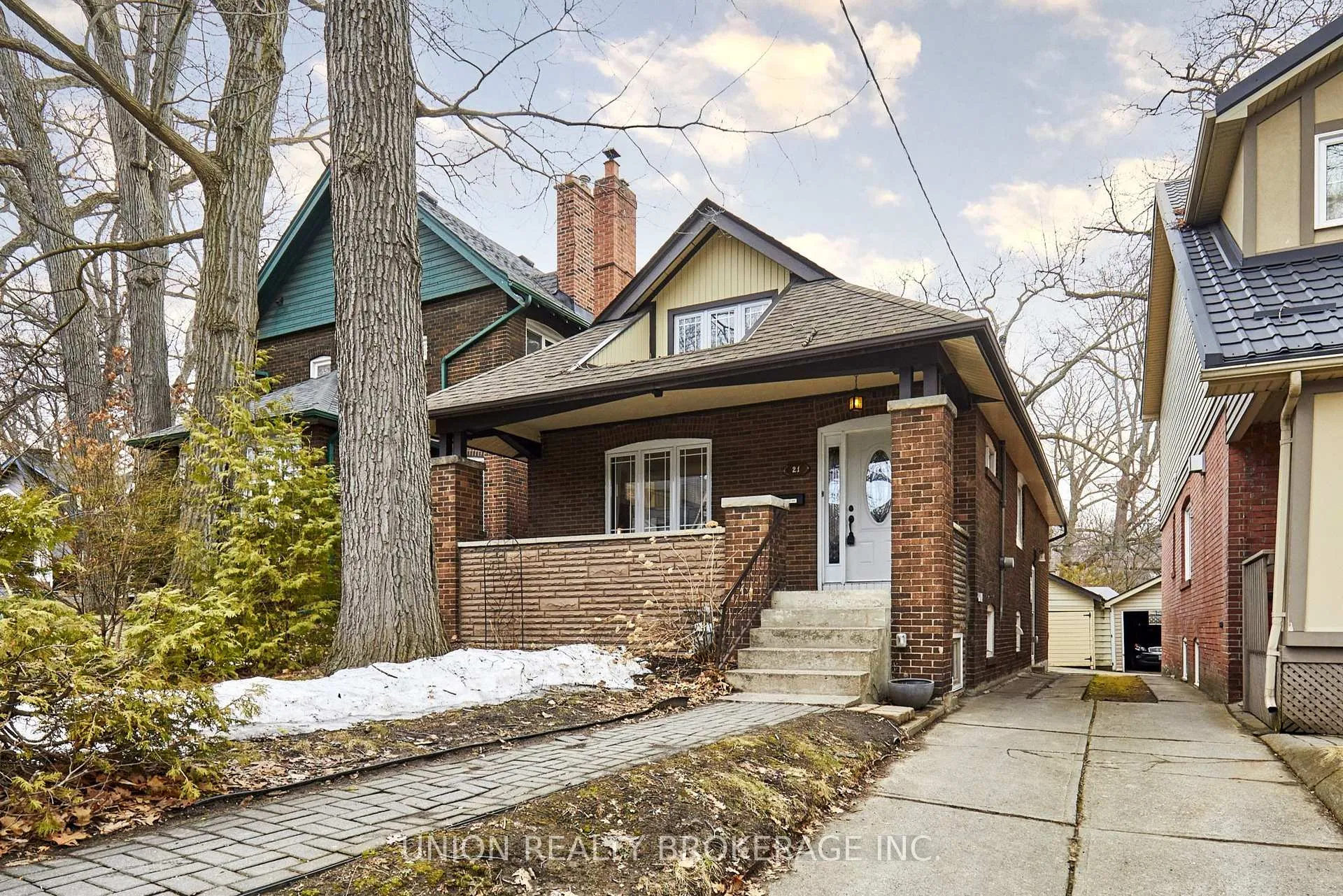 Front of 21 Southwood Drive