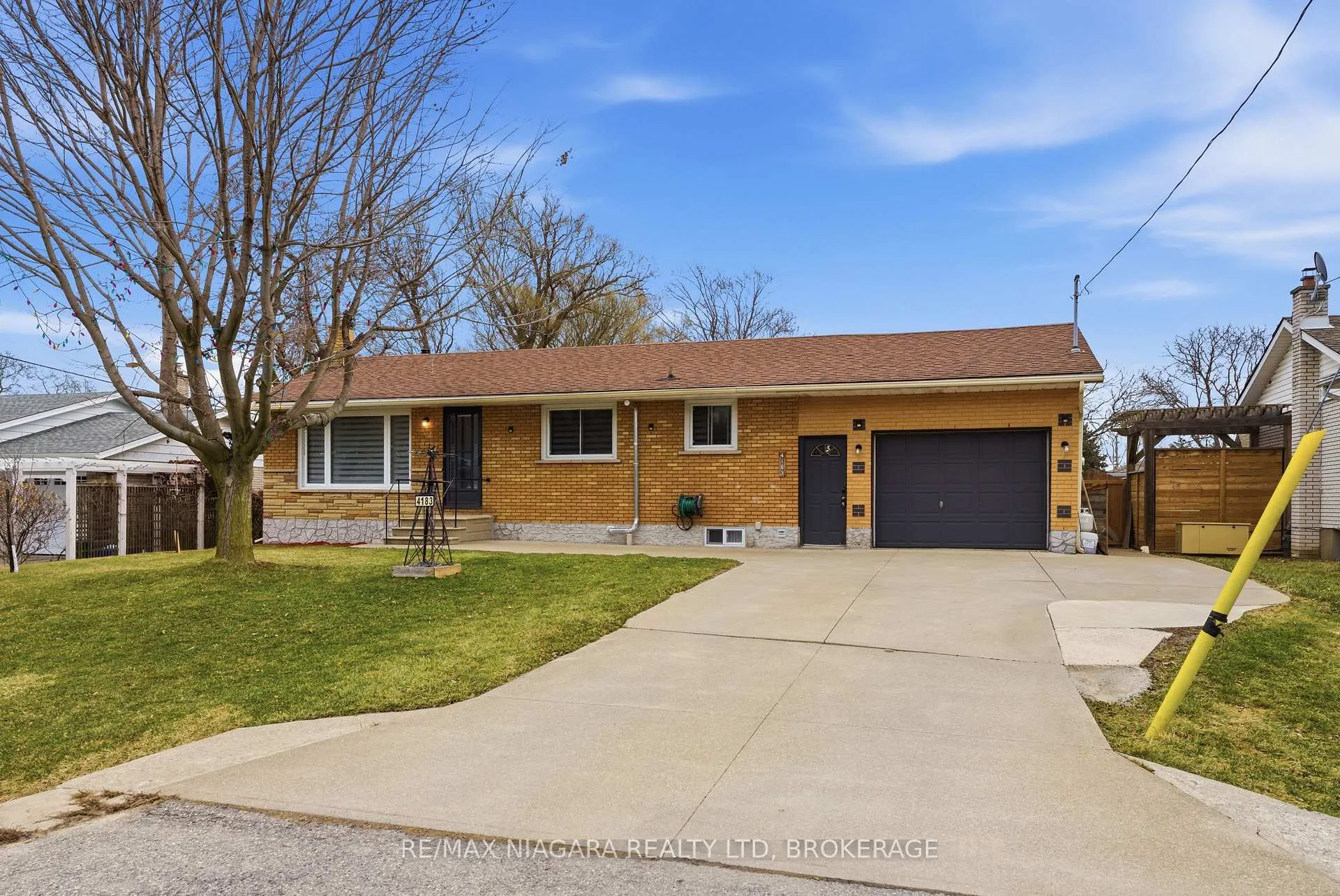 Photo 3 of 4183 Glenwood Drive, Lincoln, Beamsville — HOMEH