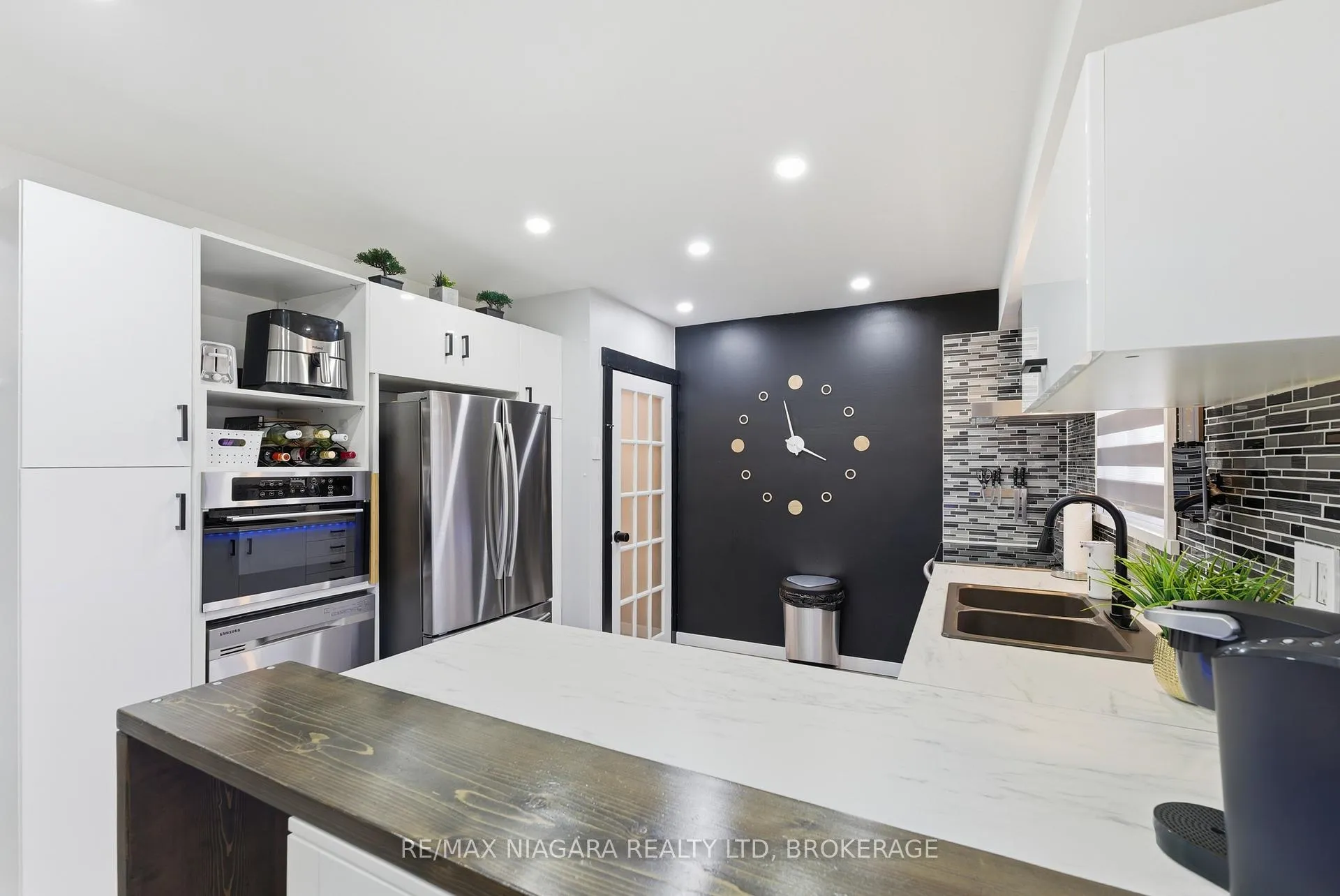 Photo 10 of 4183 Glenwood Drive, Lincoln, Beamsville — HOMEH