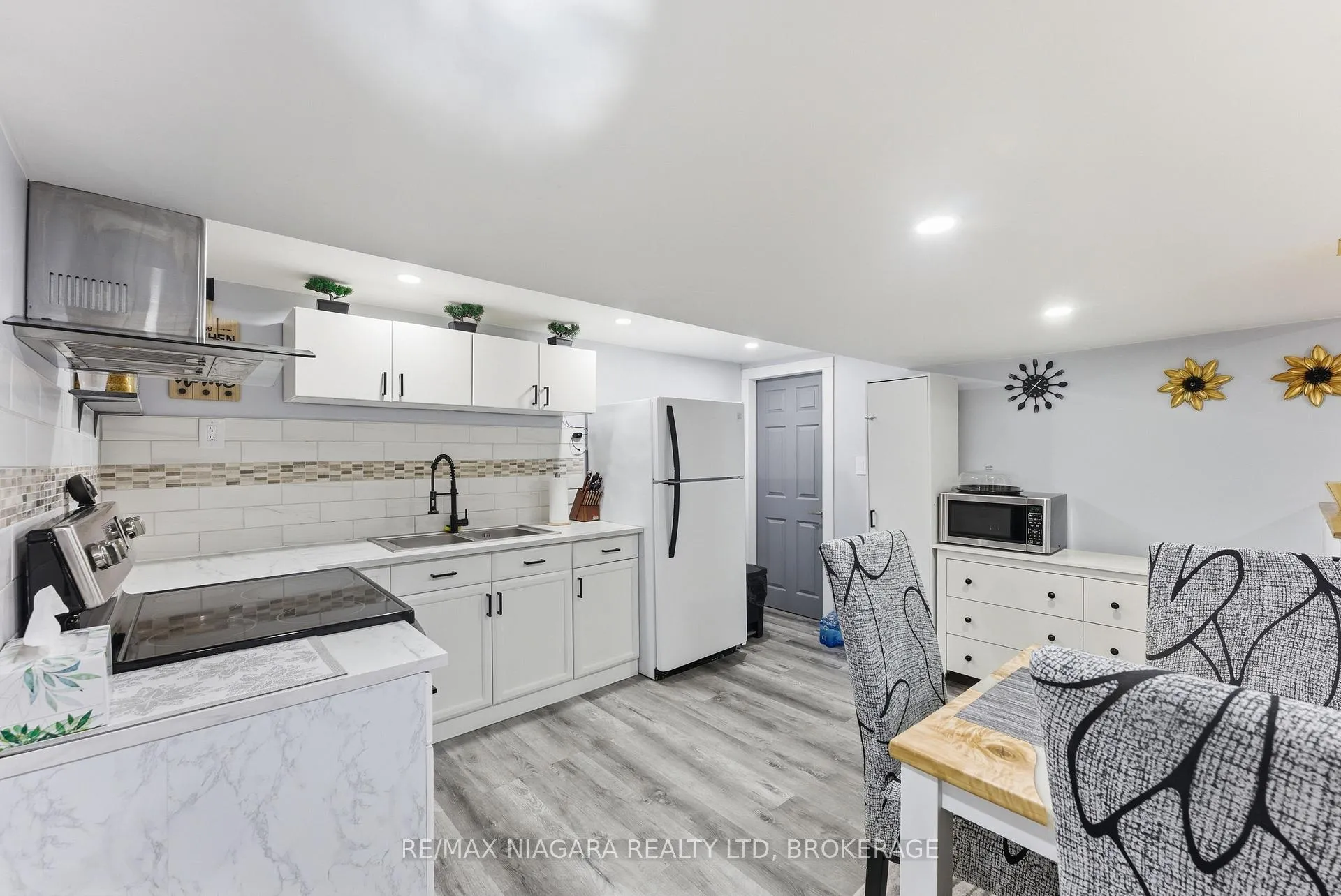Photo 21 of 4183 Glenwood Drive, Lincoln, Beamsville — HOMEH
