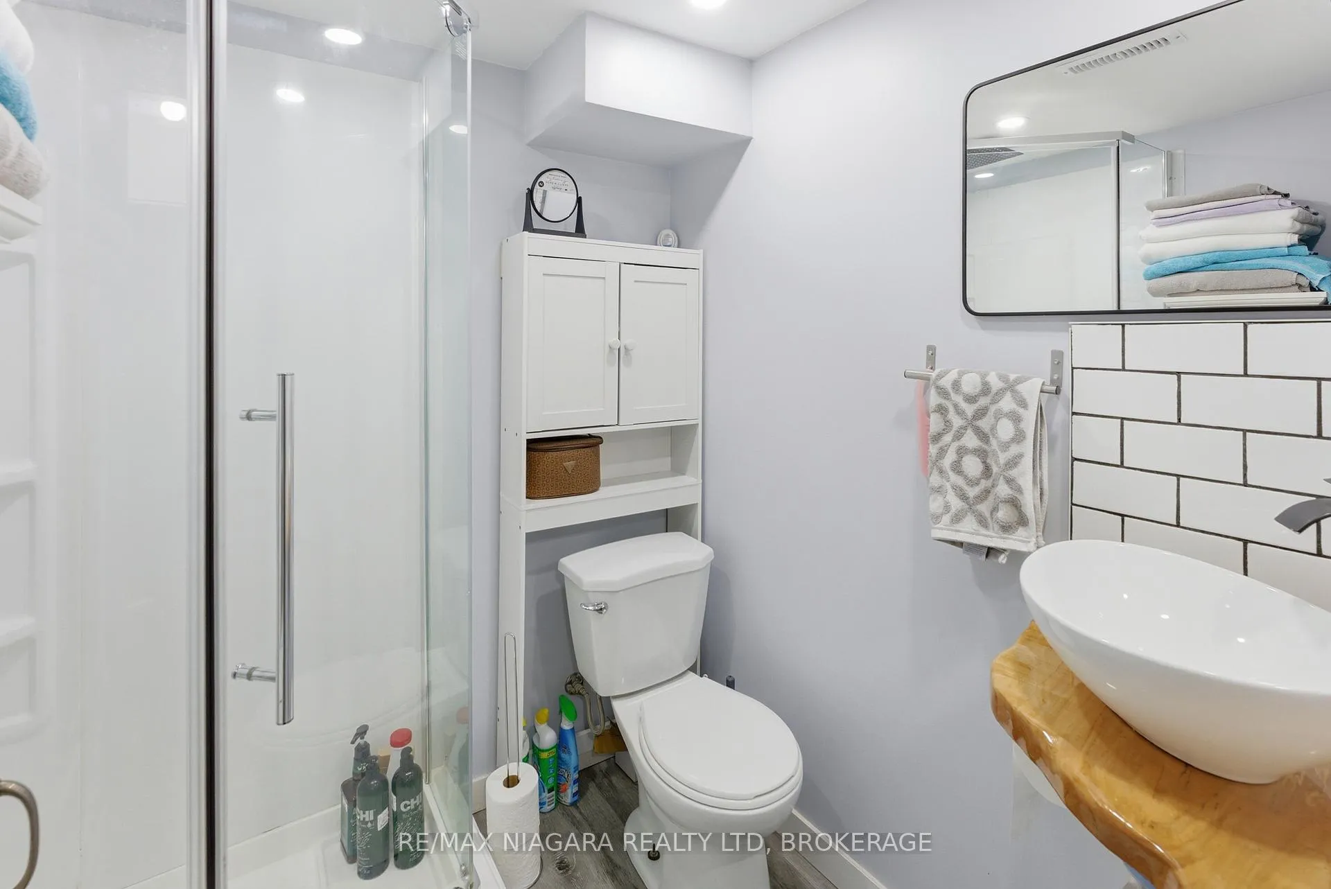 Photo 24 of 4183 Glenwood Drive, Lincoln, Beamsville — HOMEH