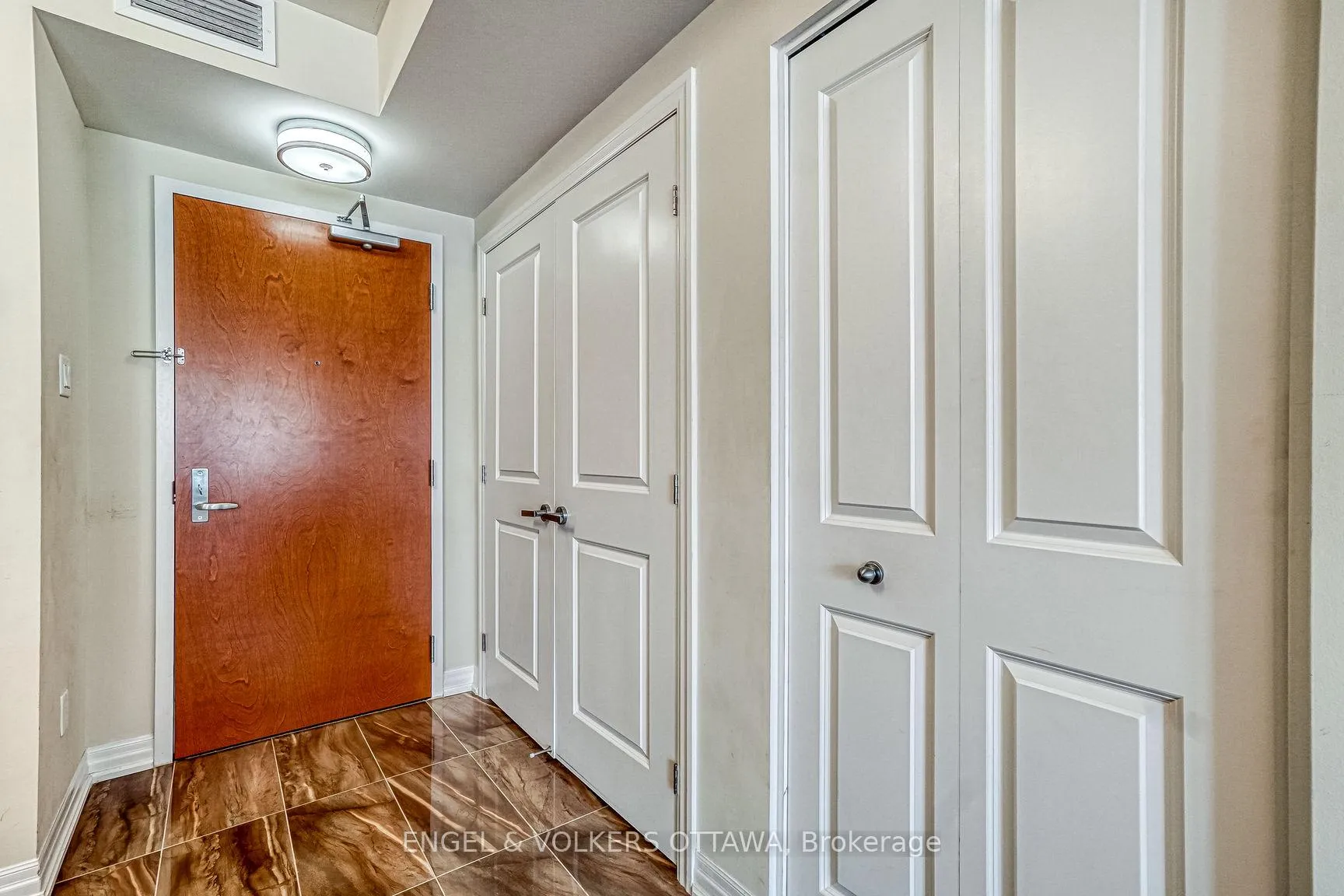 Photo 5 of Unit 804, 195 Besserer Street, Ottawa, Sandy Hill — HOMEH