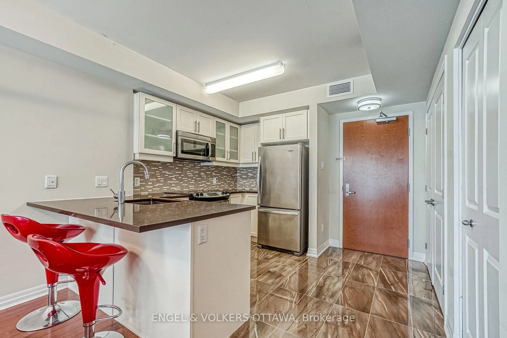 Photo 6 of Unit 804, 195 Besserer Street, Ottawa, Sandy Hill — HOMEH