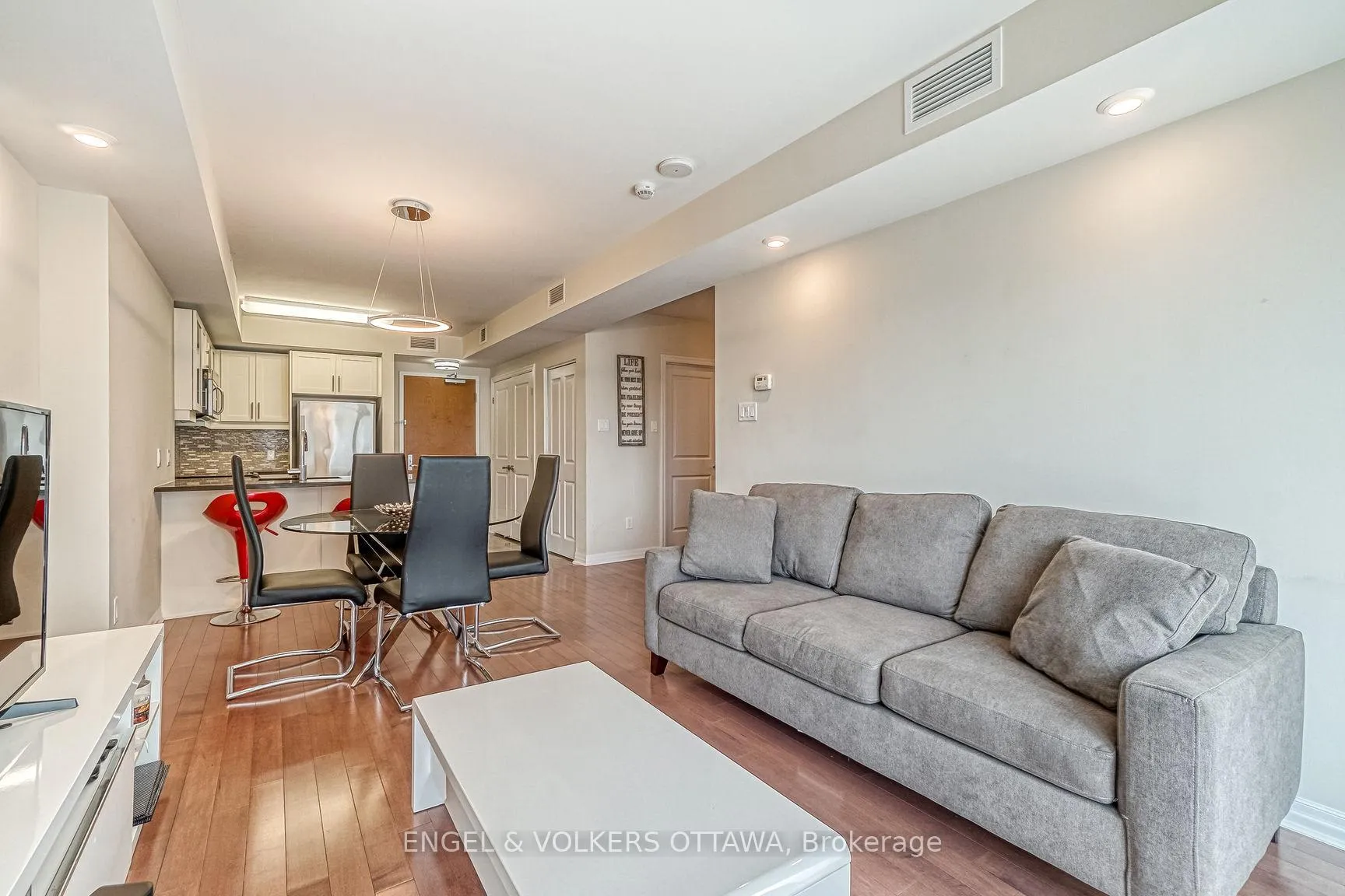 Photo 15 of Unit 804, 195 Besserer Street, Ottawa, Sandy Hill — HOMEH