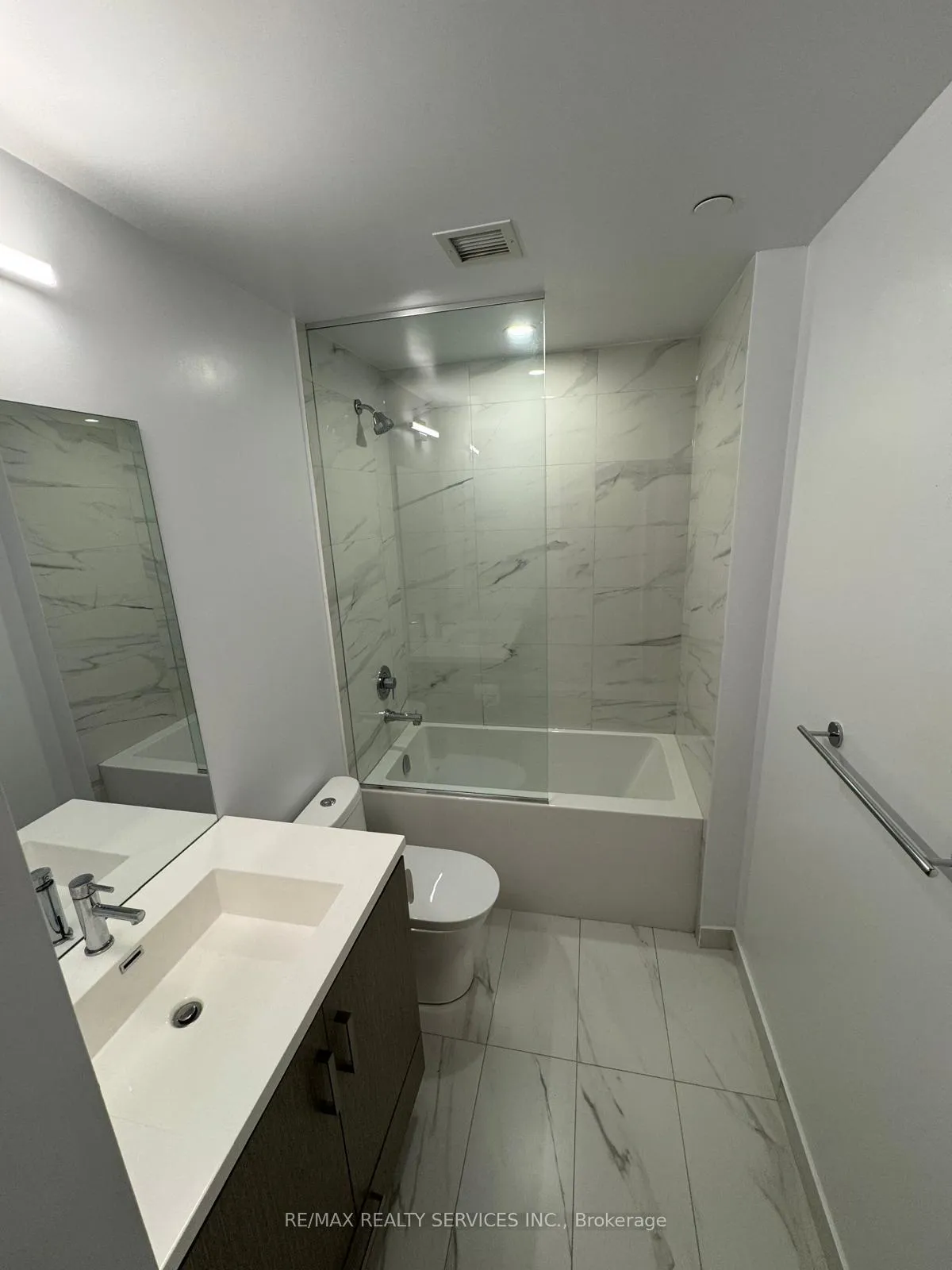 Photo 7 of Unit 1912, 38 Honeycrisp Crescent, Vaughan, Vaughan Corporate Centre — HOMEH