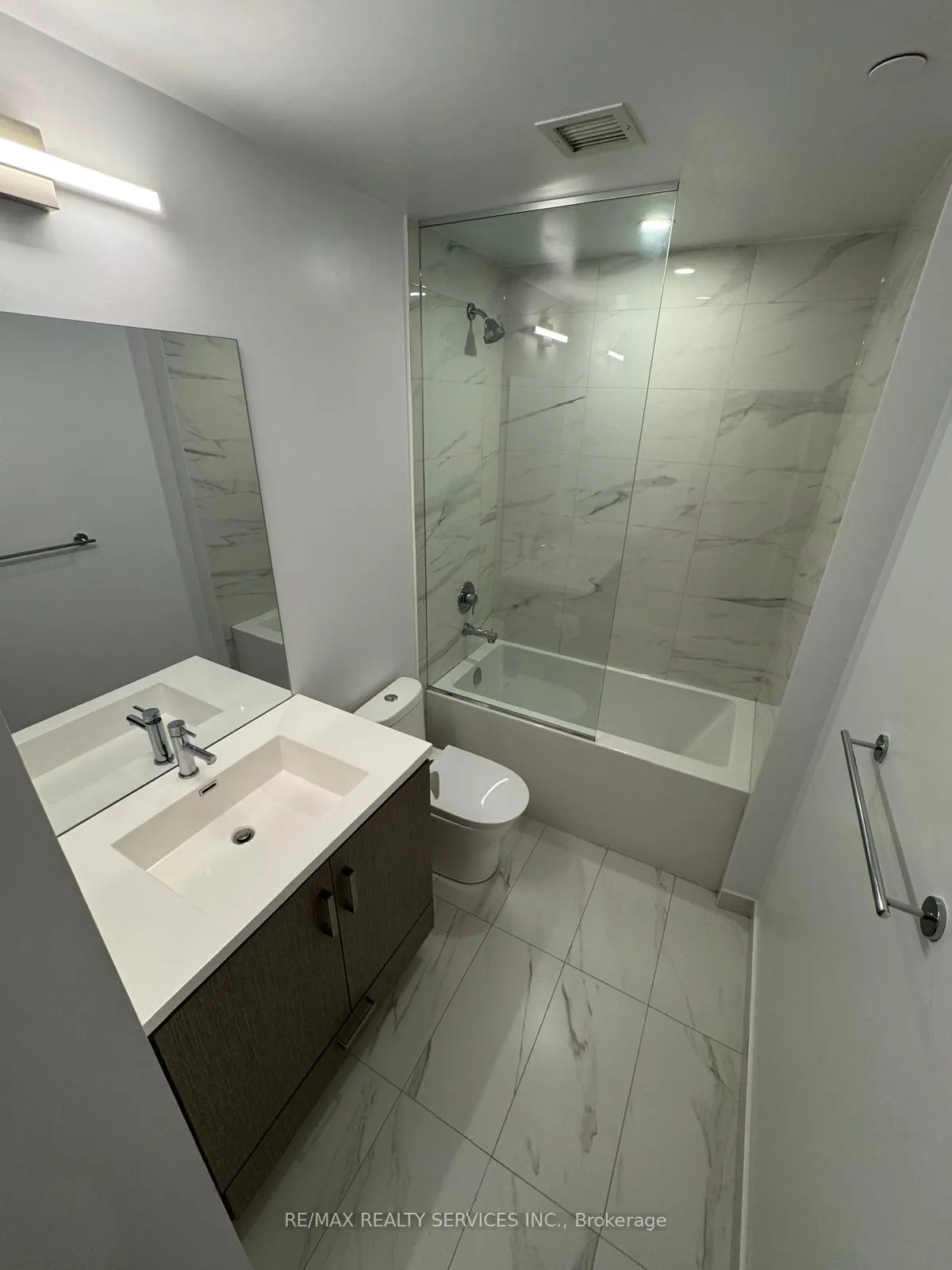 Photo 8 of Unit 1912, 38 Honeycrisp Crescent, Vaughan, Vaughan Corporate Centre — HOMEH
