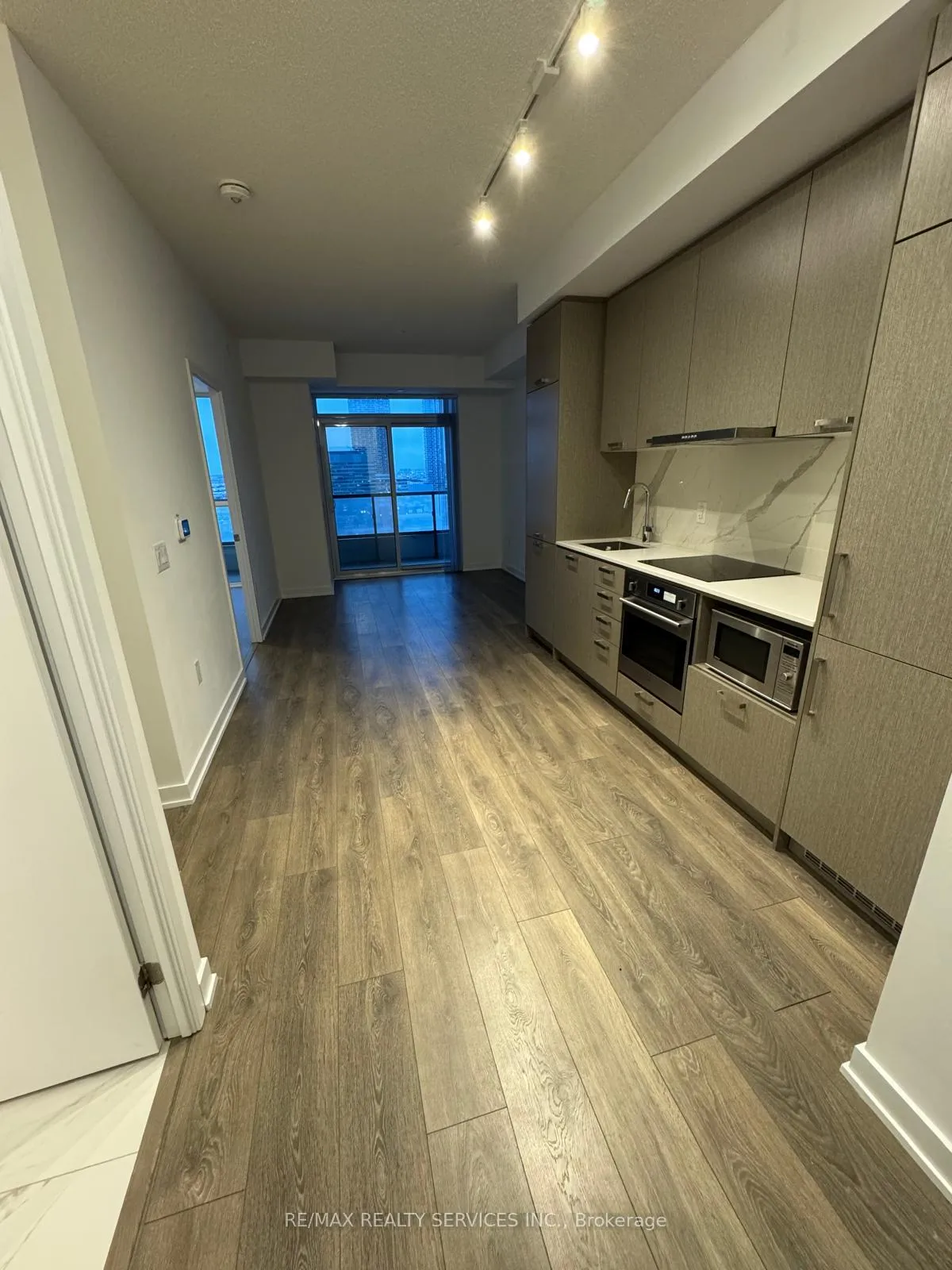 Photo 14 of Unit 1912, 38 Honeycrisp Crescent, Vaughan, Vaughan Corporate Centre — HOMEH