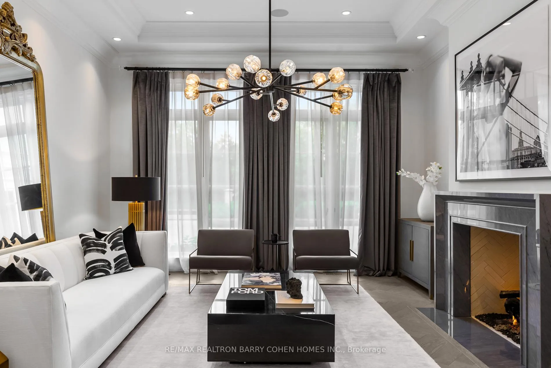 Photo 6 of 19 Country Lane, North York, Bridle Path-Sunnybrook-York Mills — HOMEH