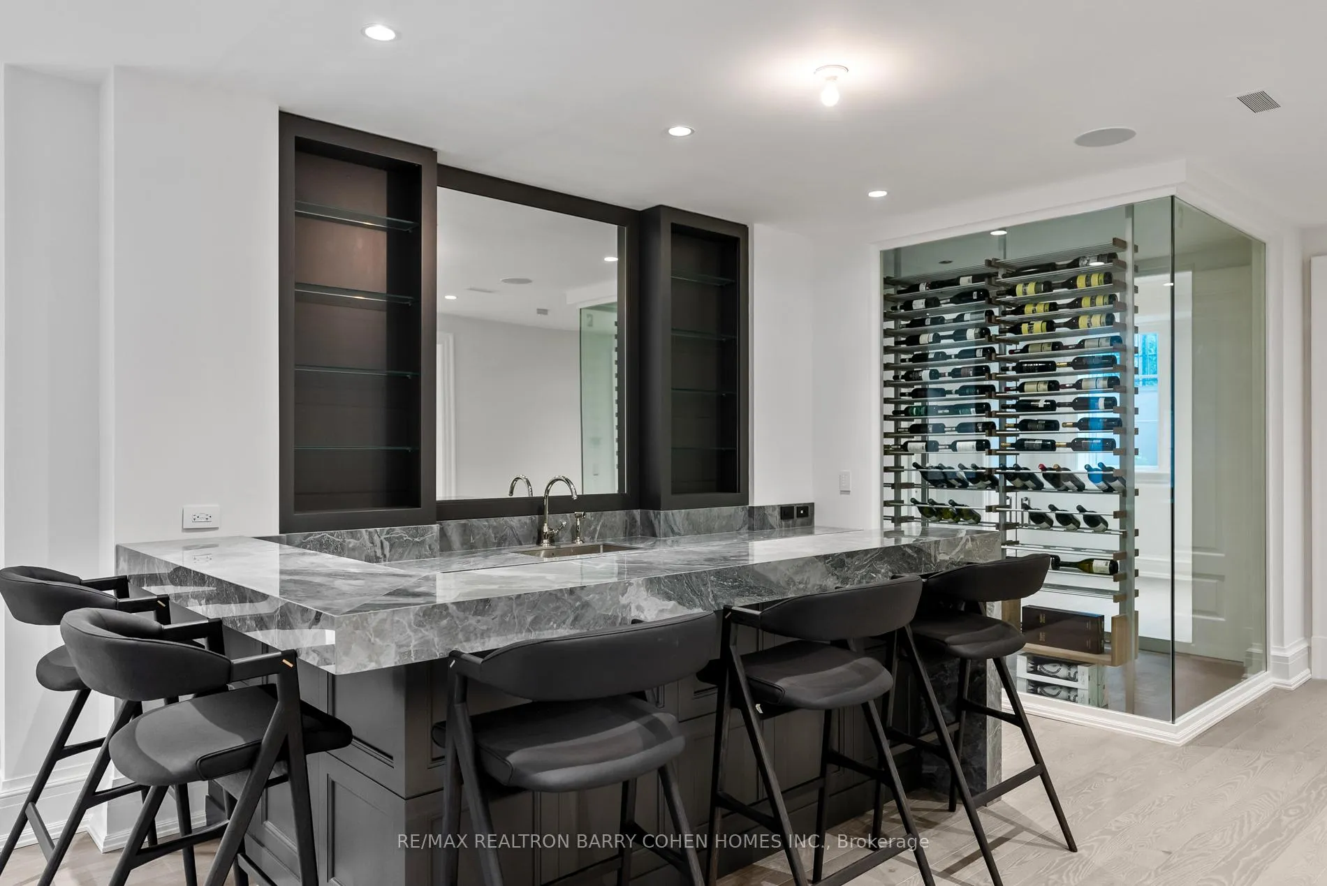 Photo 37 of 19 Country Lane, North York, Bridle Path-Sunnybrook-York Mills — HOMEH