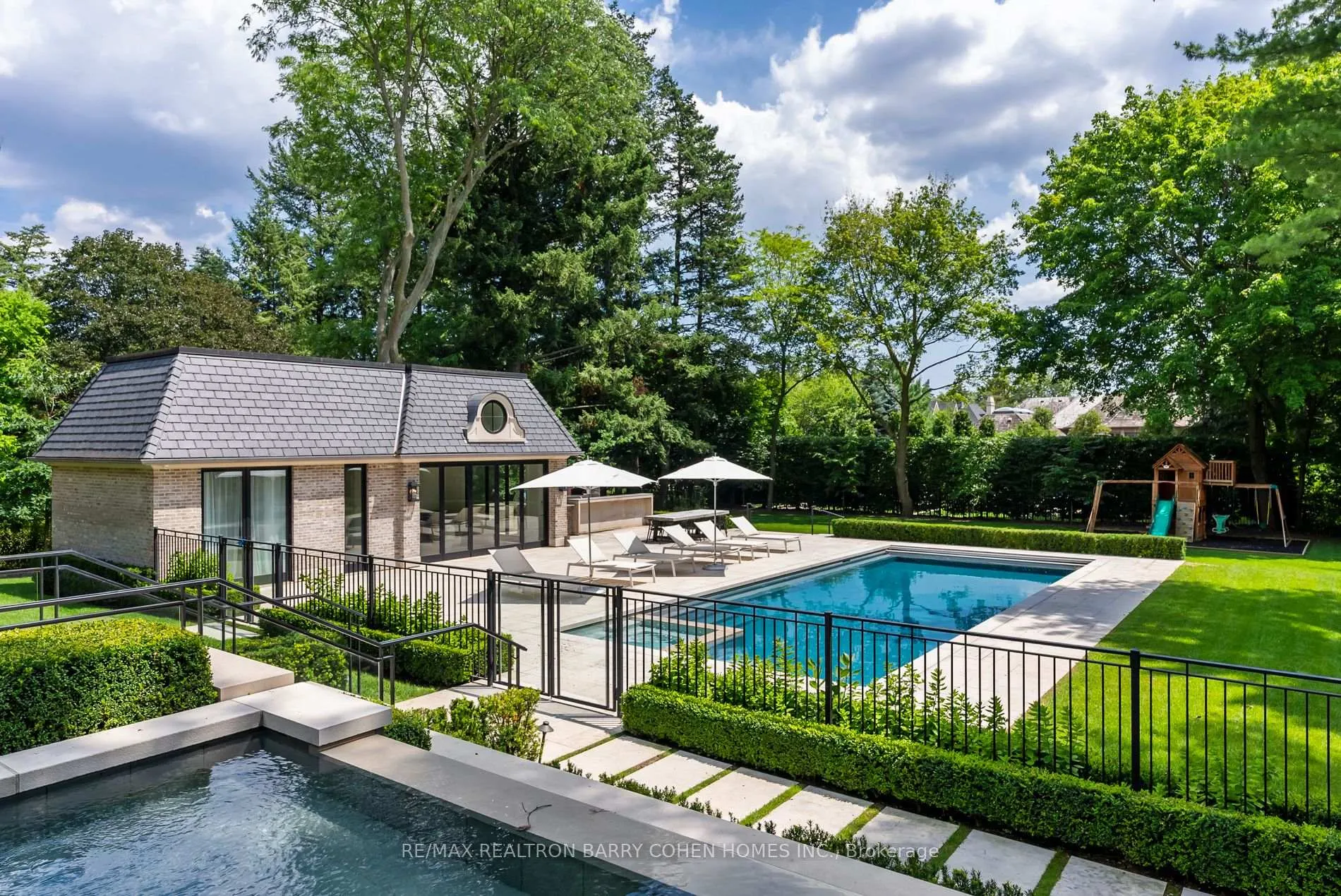 Photo 39 of 19 Country Lane, North York, Bridle Path-Sunnybrook-York Mills — HOMEH