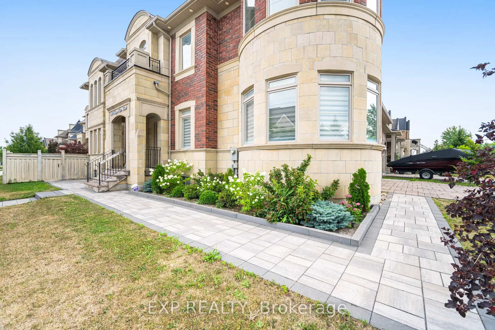 Photo 4 of 190 Torrey Pines Road, Vaughan, Kleinburg — HOMEH