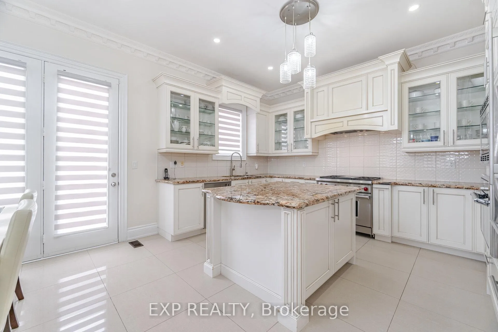 Photo 11 of 190 Torrey Pines Road, Vaughan, Kleinburg — HOMEH