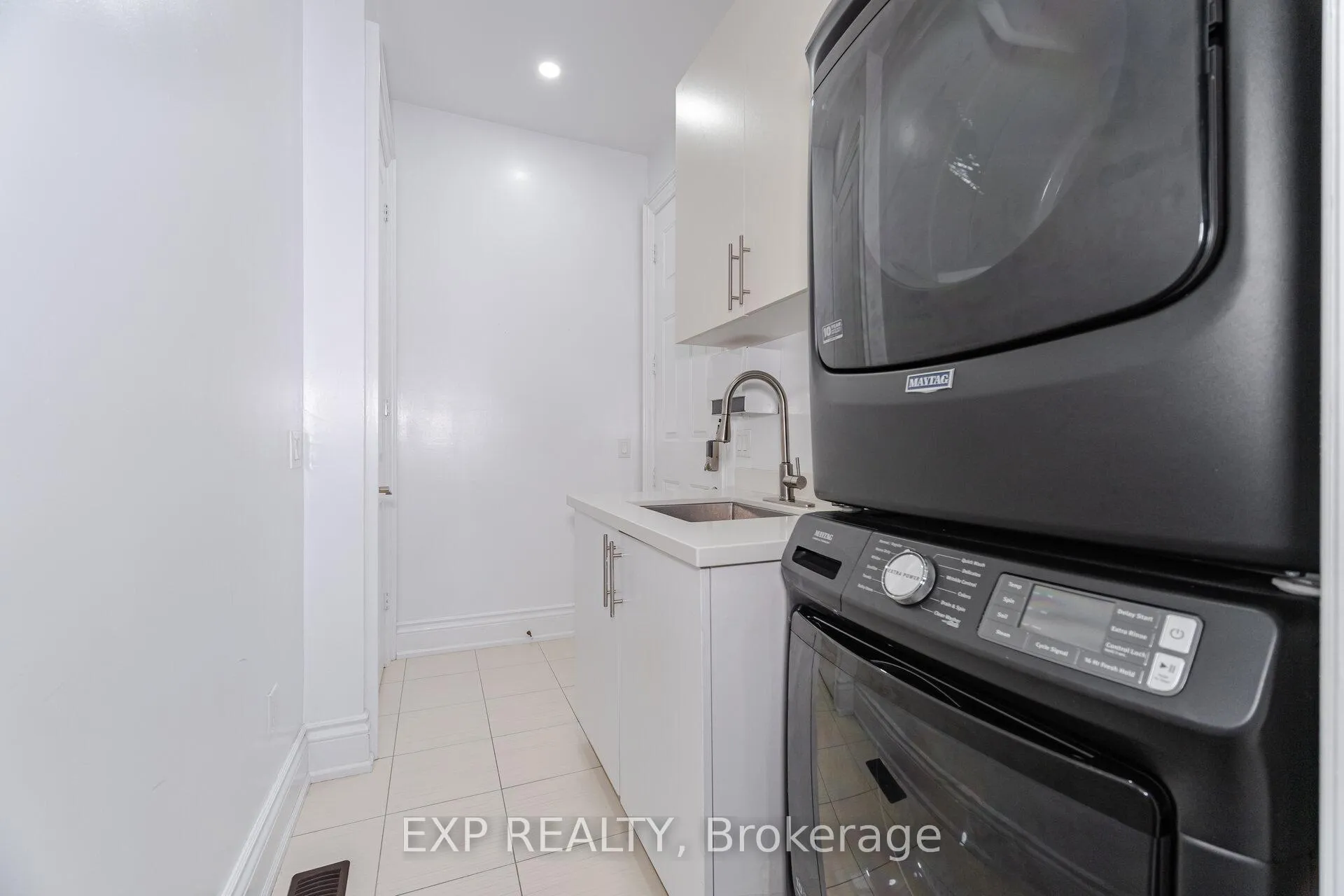 Photo 20 of 190 Torrey Pines Road, Vaughan, Kleinburg — HOMEH