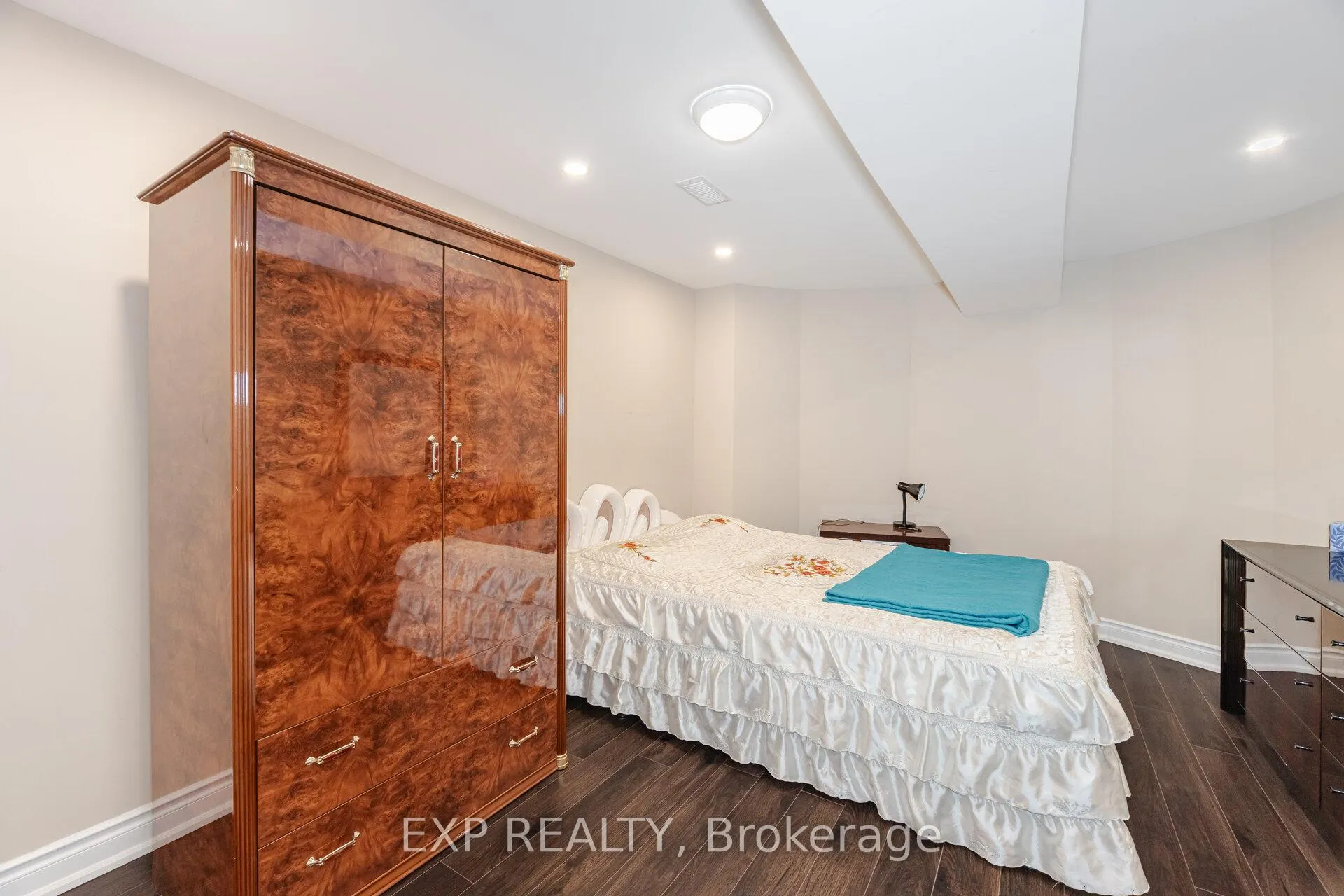 Photo 38 of 190 Torrey Pines Road, Vaughan, Kleinburg — HOMEH