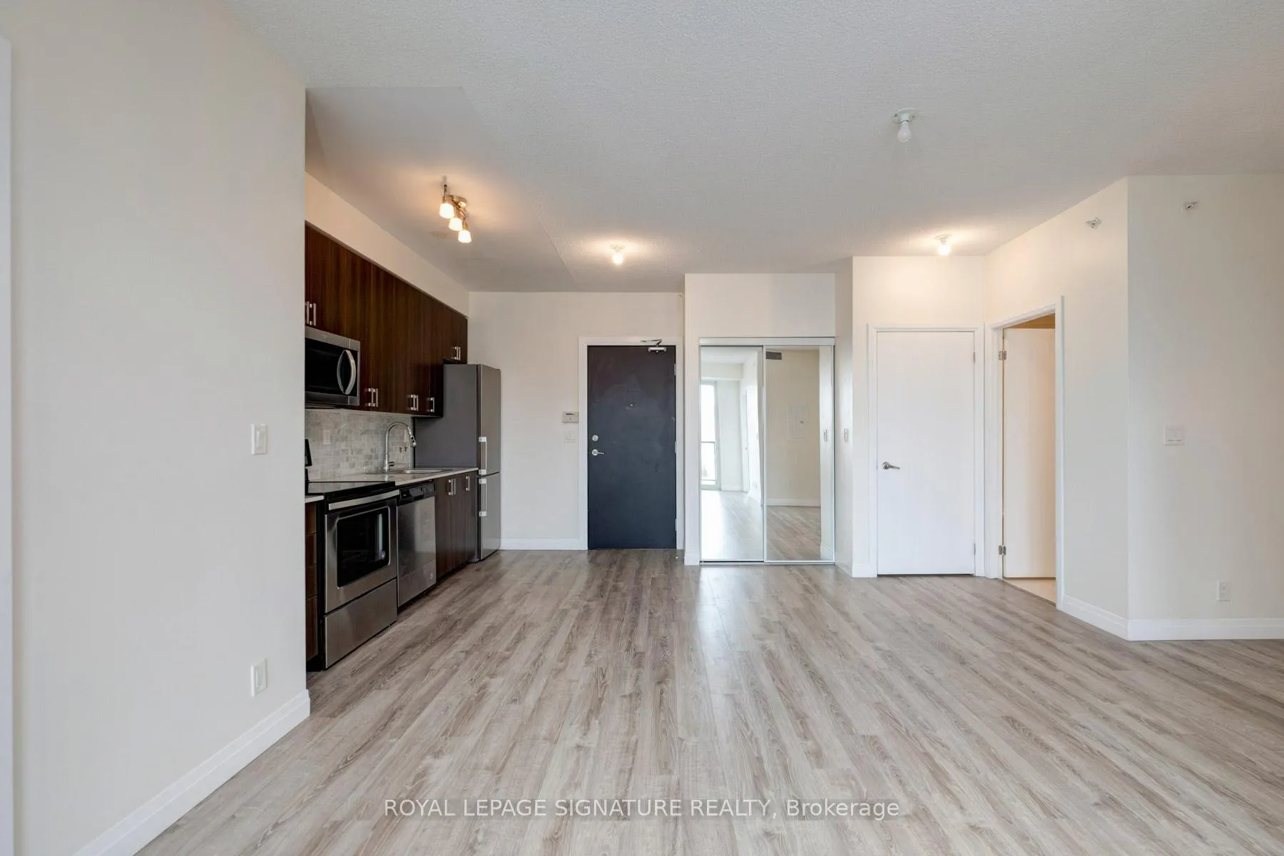 Photo 6 of Unit 537, 22 Easthaven Drive, Scarborough, Birchcliffe-Cliffside — HOMEH