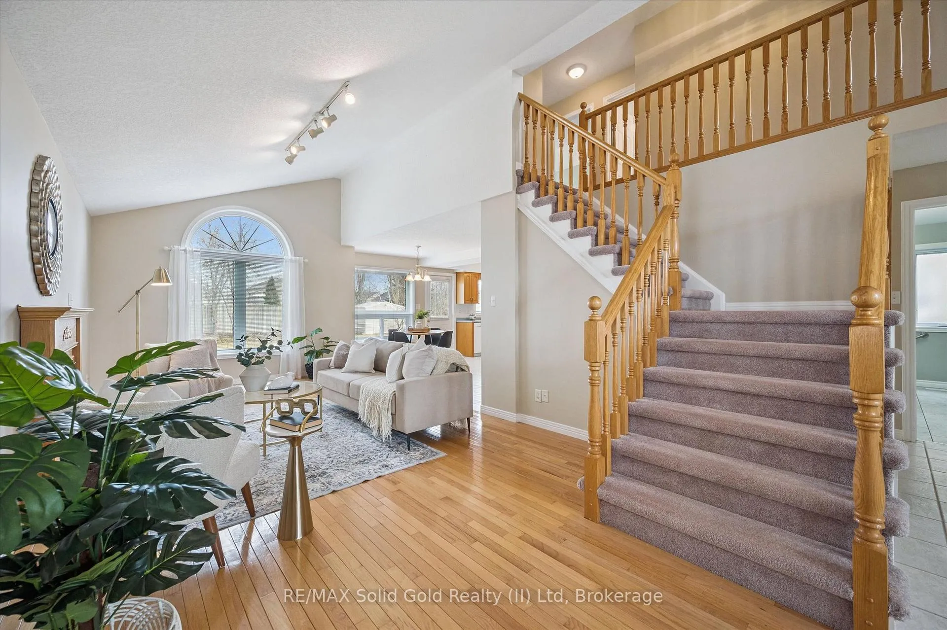 Photo 8 of 6 Keller Crescent, Kitchener — HOMEH