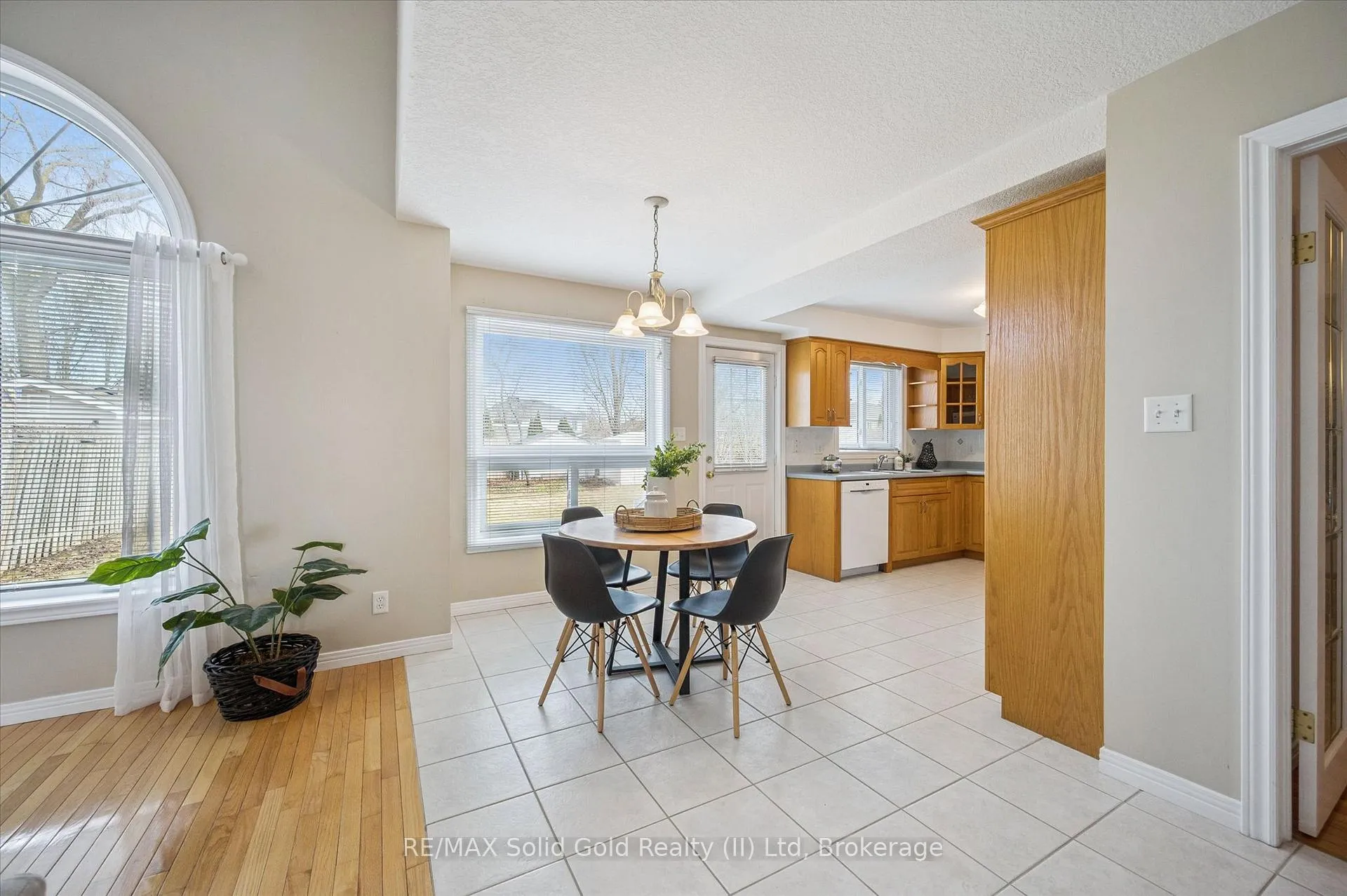 Photo 12 of 6 Keller Crescent, Kitchener — HOMEH