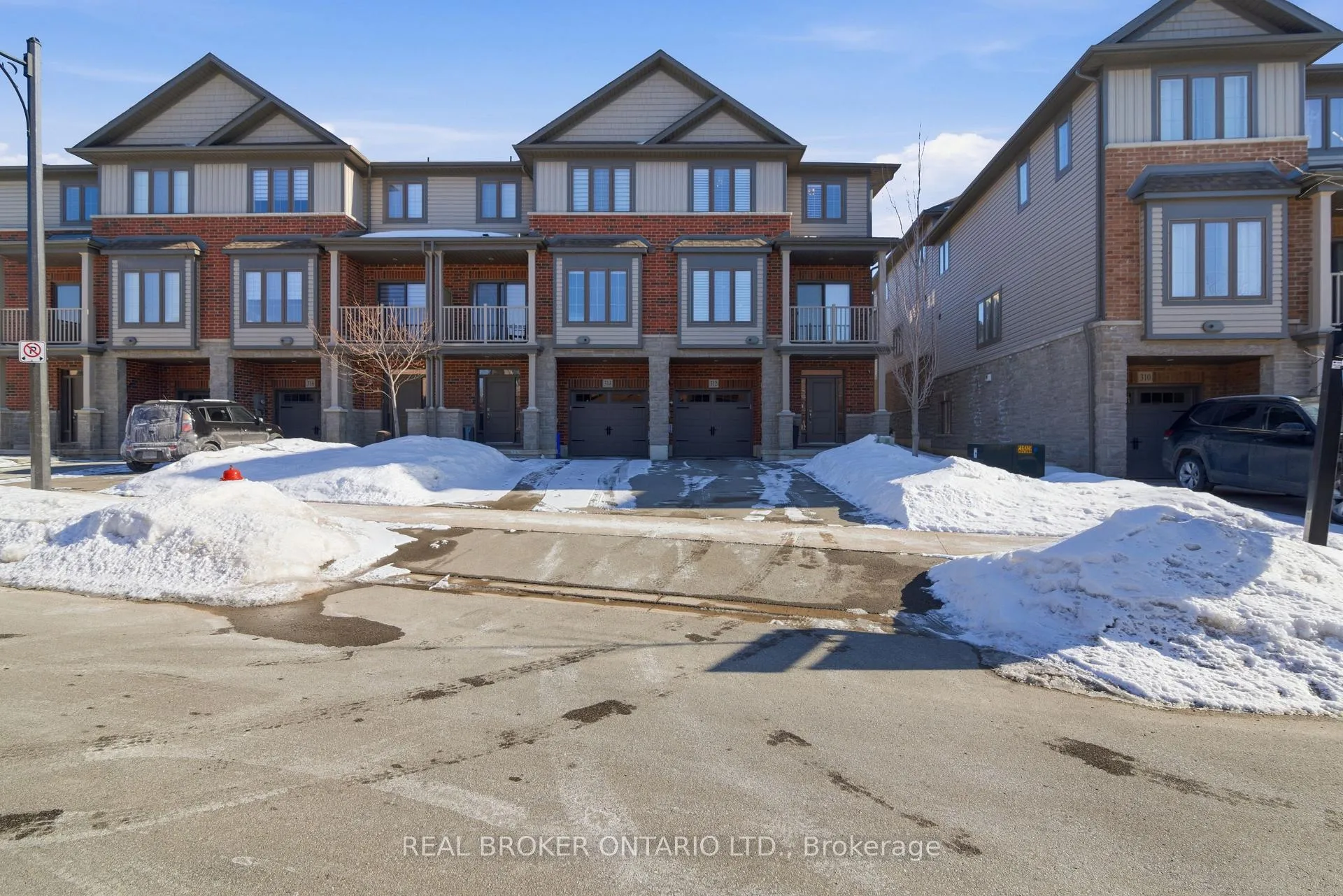 Photo 2 of Unit 45, 312 Humphrey Street, Hamilton, Waterdown — HOMEH