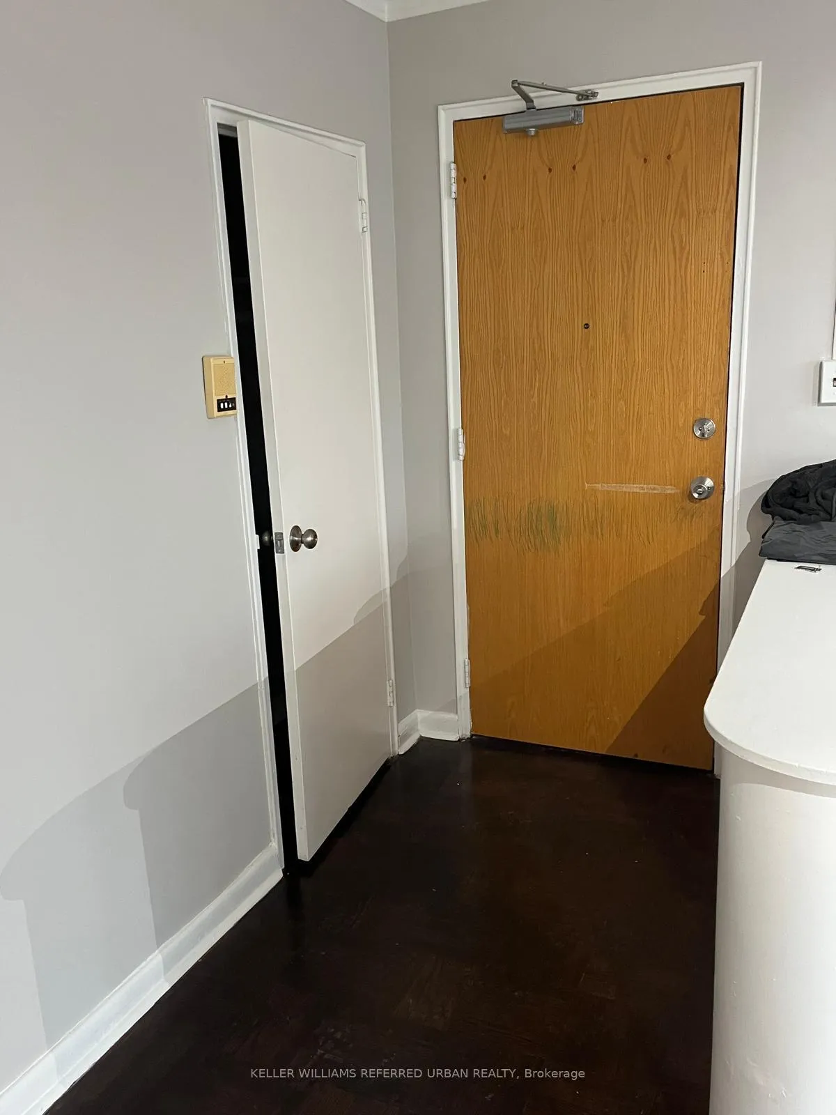 Photo 3 of Unit 5, 3 Meadowbrook Road, Toronto, Englemount-Lawrence — HOMEH