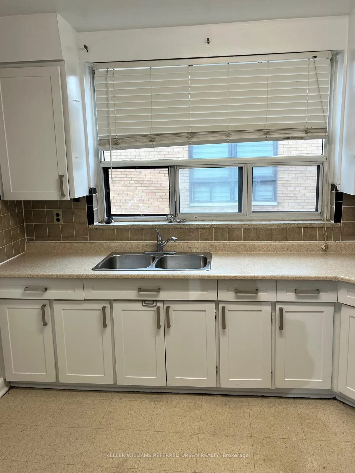 Photo 9 of Unit 5, 3 Meadowbrook Road, Toronto, Englemount-Lawrence — HOMEH