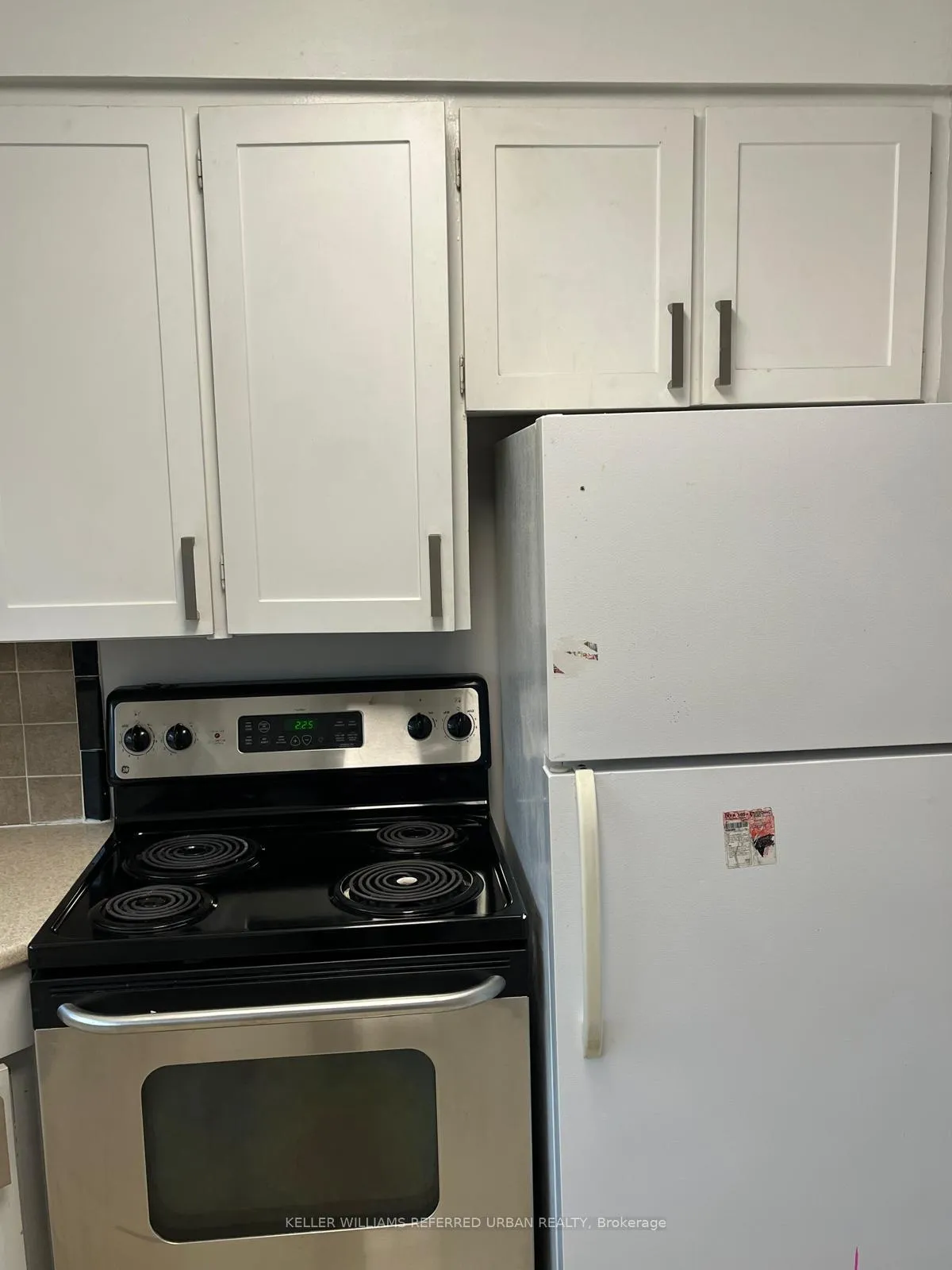 Photo 10 of Unit 5, 3 Meadowbrook Road, Toronto, Englemount-Lawrence — HOMEH