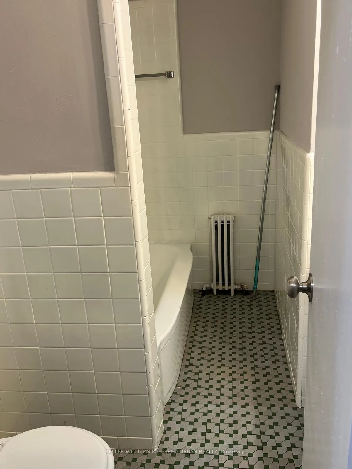 Photo 26 of Unit 5, 3 Meadowbrook Road, Toronto, Englemount-Lawrence — HOMEH