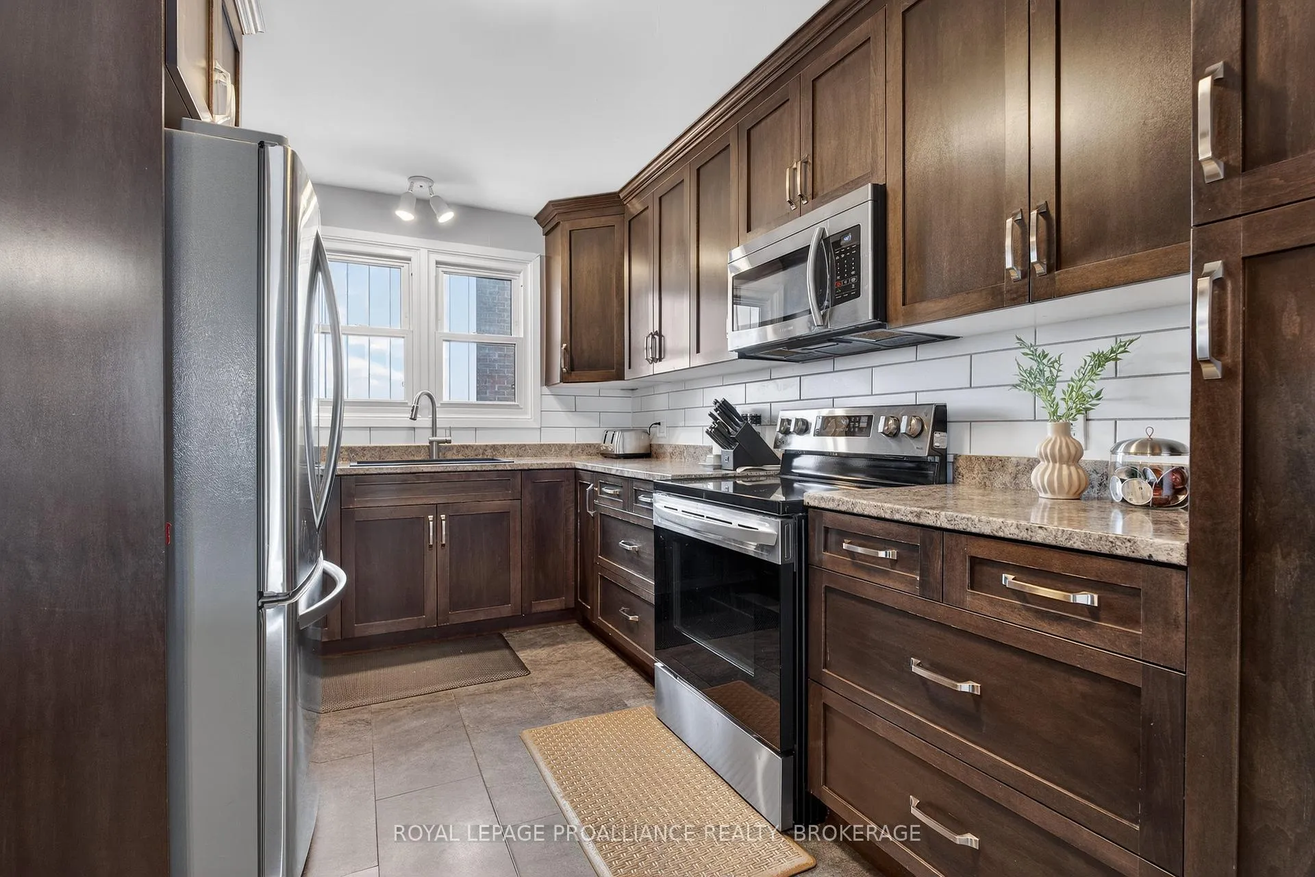 Photo 12 of 784 Safari Drive, Kingston, North of Taylor-Kidd Blvd — HOMEH