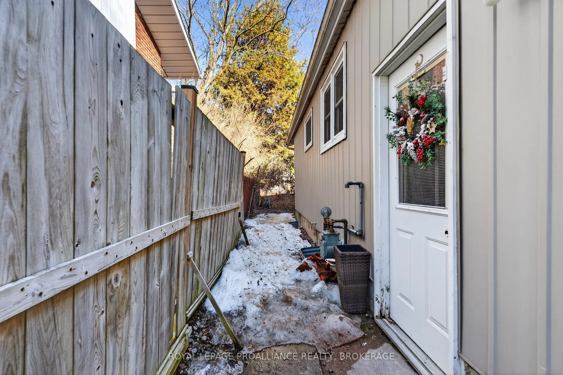 Photo 38 of 784 Safari Drive, Kingston, North of Taylor-Kidd Blvd — HOMEH