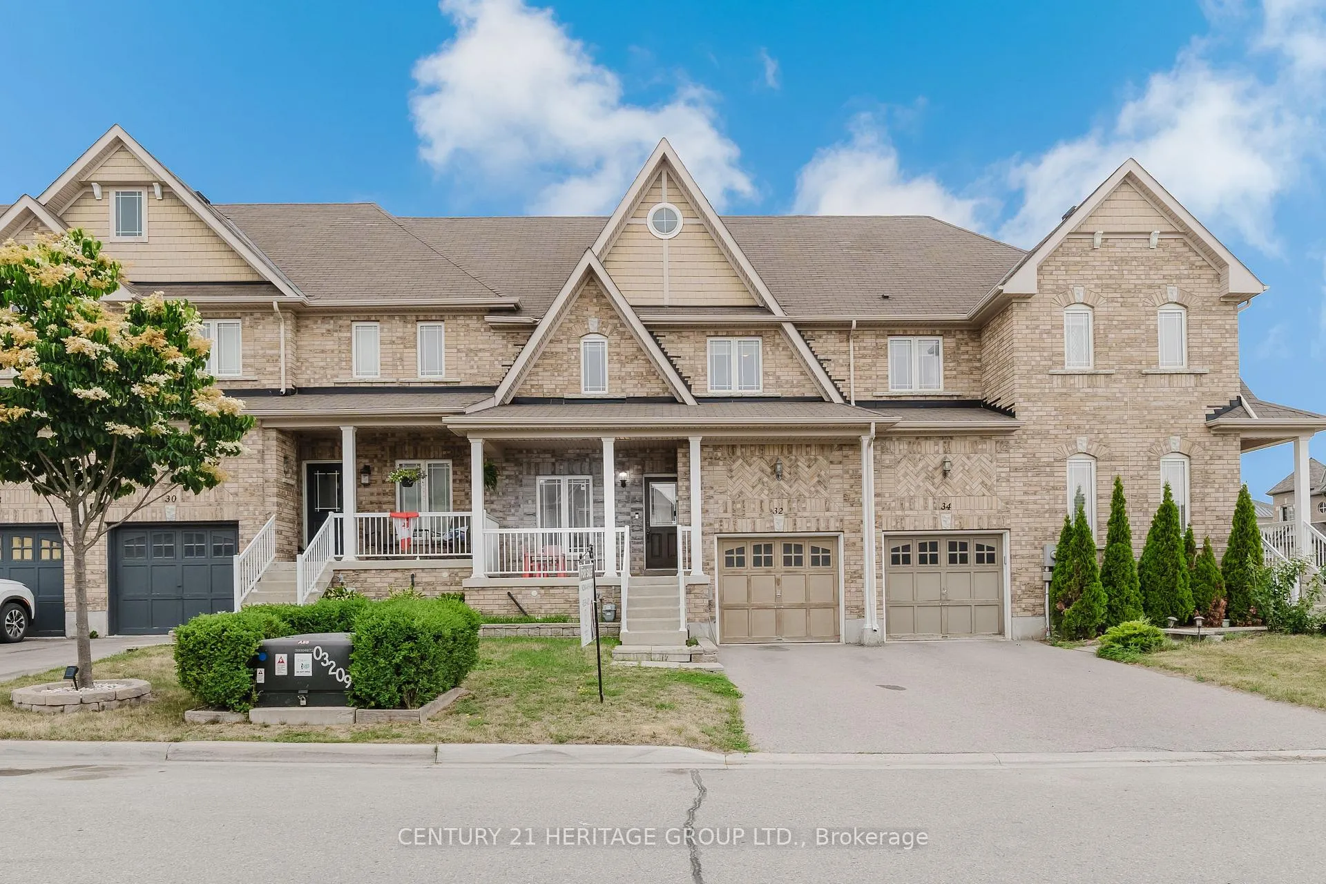 Photo 2 of 32 Grey Wing Avenue, Georgina, Keswick South — HOMEH