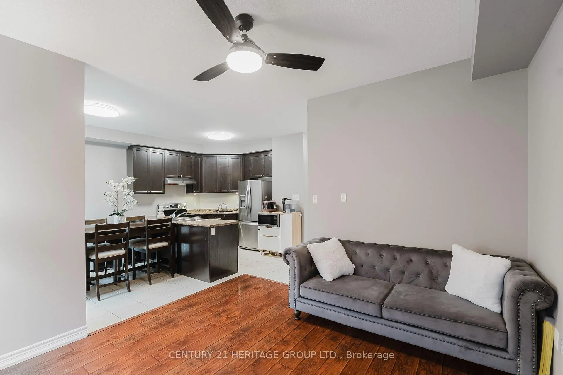 Photo 4 of 32 Grey Wing Avenue, Georgina, Keswick South — HOMEH
