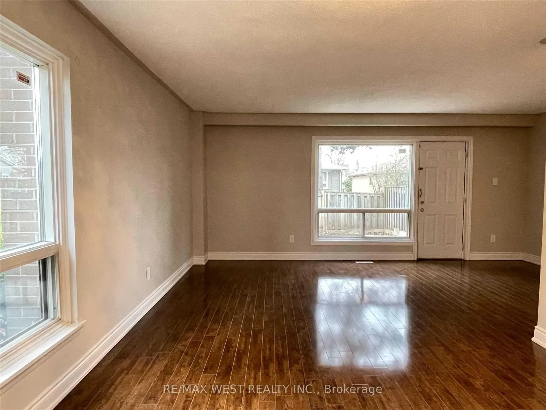 Photo 8 of Unit 1, 437 Silverstone Drive, Etobicoke, West Humber-Clairville — HOMEH