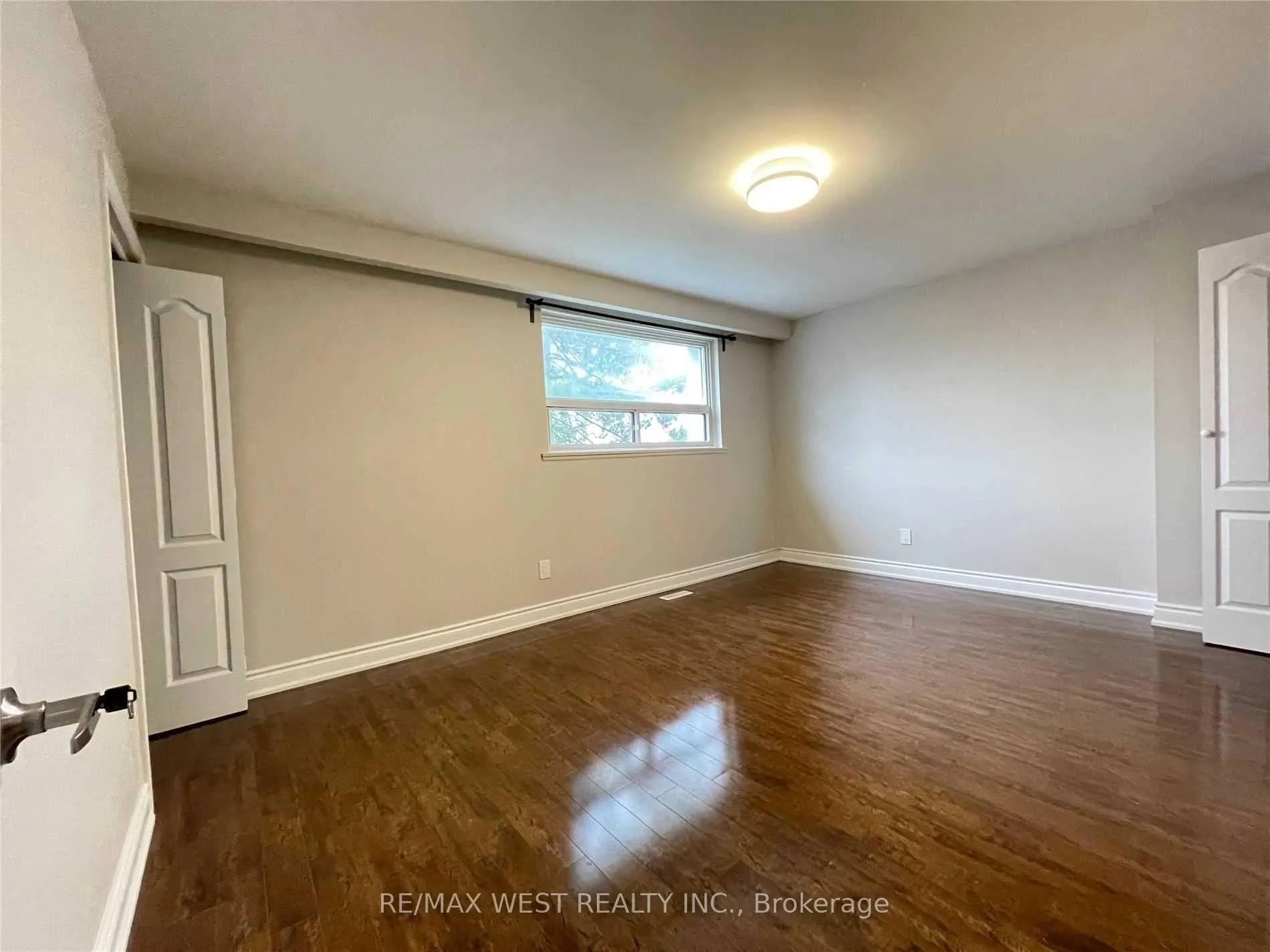 Photo 12 of Unit 1, 437 Silverstone Drive, Etobicoke, West Humber-Clairville — HOMEH
