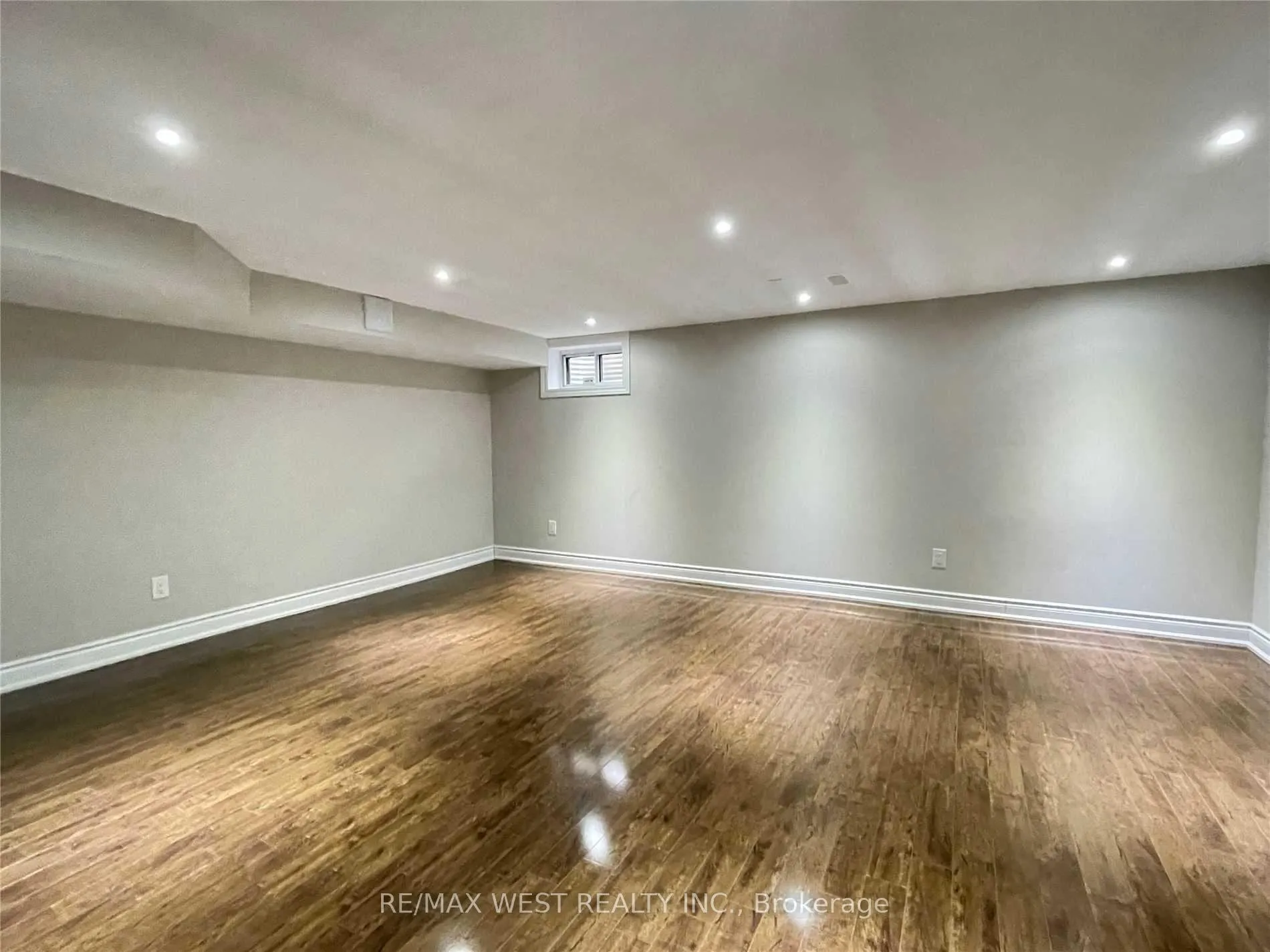 Photo 18 of Unit 1, 437 Silverstone Drive, Etobicoke, West Humber-Clairville — HOMEH