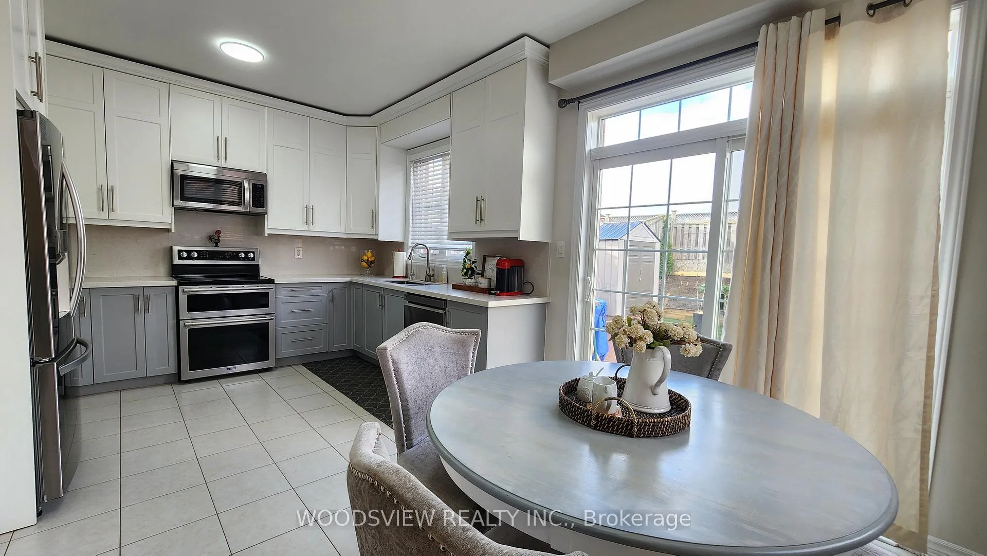 Photo 8 of 2220 Dawson Crescent, Innisfil, Alcona — HOMEH