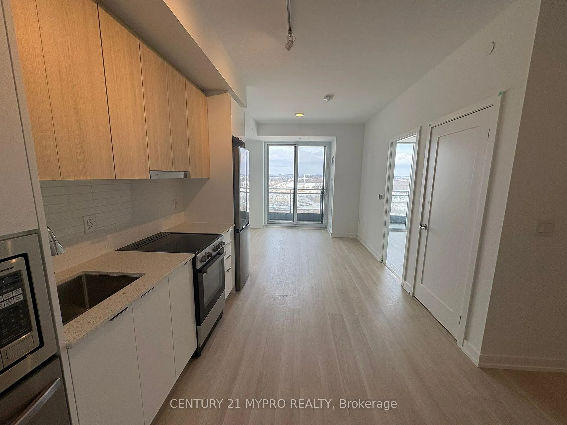 Photo 3 of Unit B-1712, 9751 Markham Road, Markham, Greensborough — HOMEH