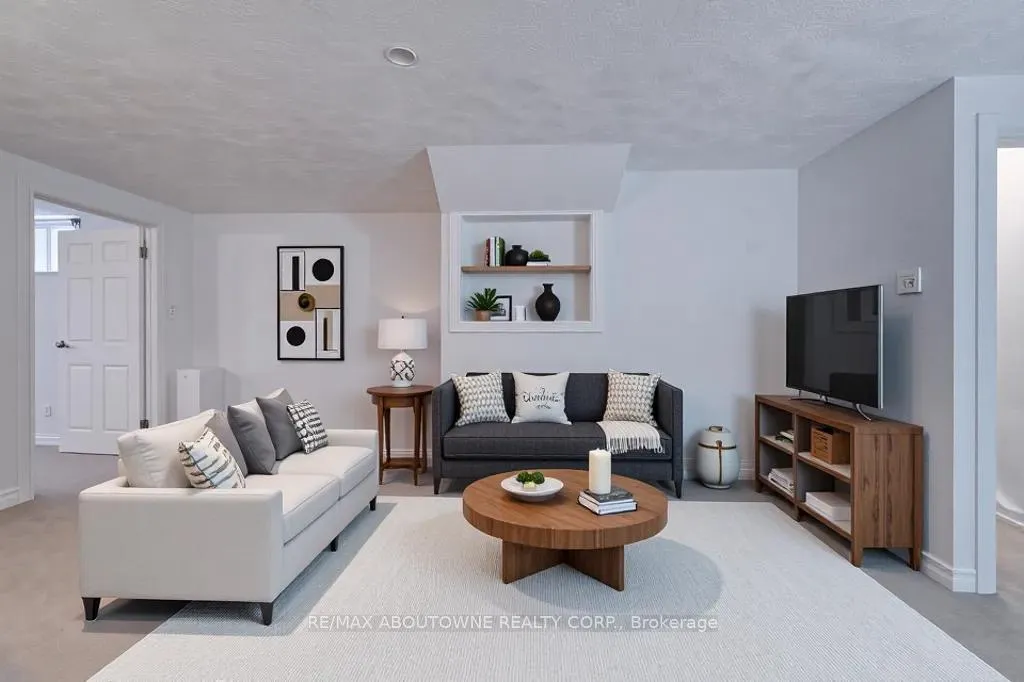 Photo 17 of 1239 Montclair Drive, Oakville, College Park — HOMEH