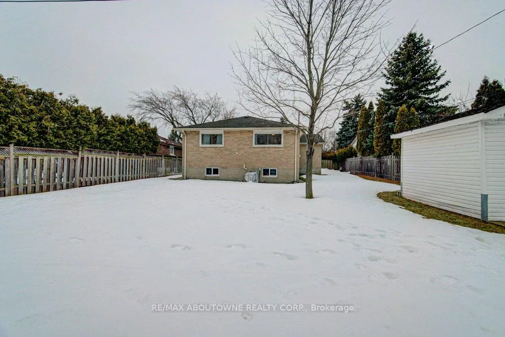 Photo 21 of 1239 Montclair Drive, Oakville, College Park — HOMEH