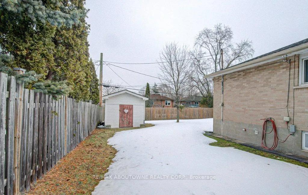 Photo 22 of 1239 Montclair Drive, Oakville, College Park — HOMEH