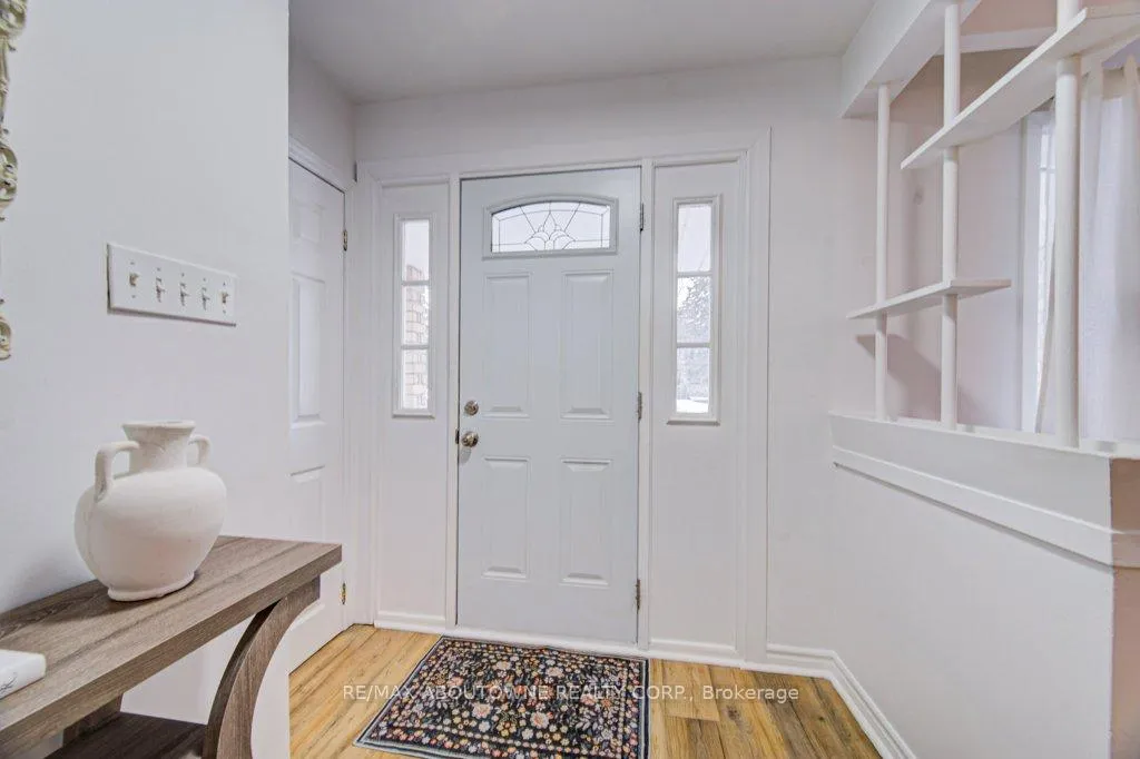 Photo 23 of 1239 Montclair Drive, Oakville, College Park — HOMEH