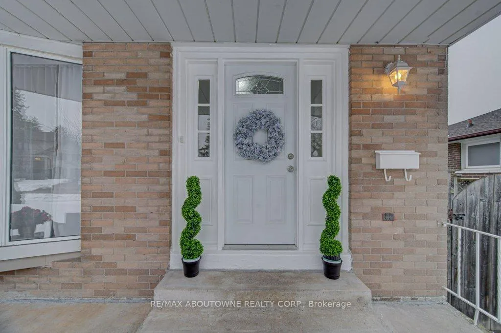 Photo 25 of 1239 Montclair Drive, Oakville, College Park — HOMEH
