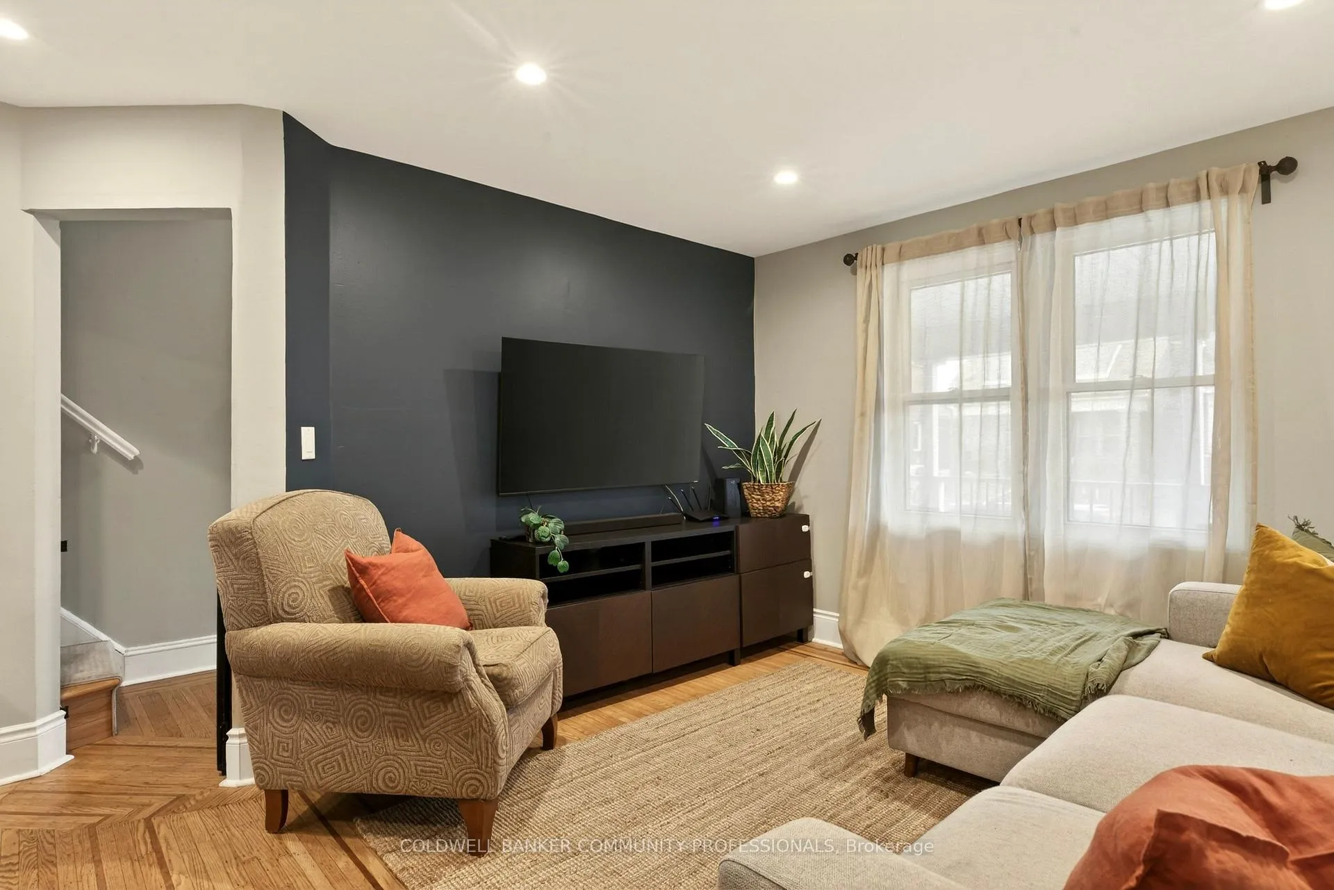 Photo 6 of 74 Belmont Avenue, Hamilton, Crown Point — HOMEH