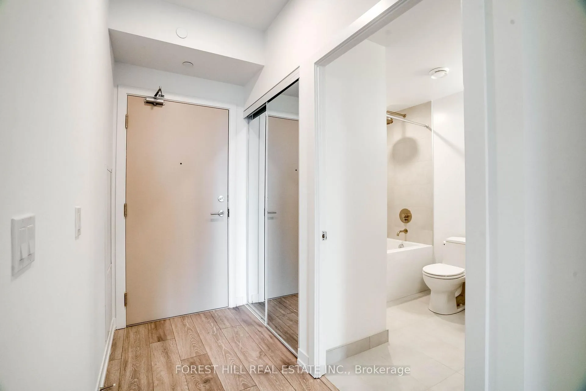 Photo 3 of Unit 1502, 2020 Bathurst Street, Toronto, Forest Hill South — HOMEH