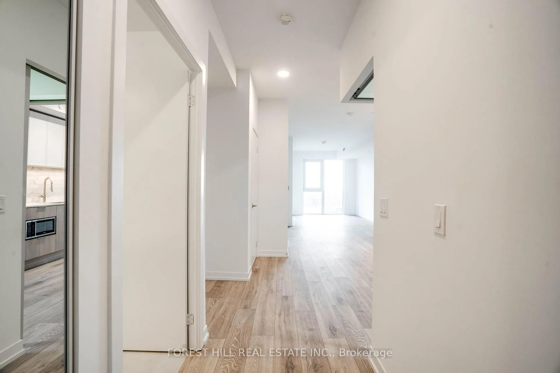 Photo 4 of Unit 1502, 2020 Bathurst Street, Toronto, Forest Hill South — HOMEH