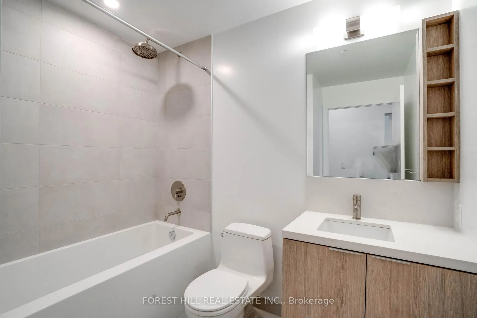 Photo 5 of Unit 1502, 2020 Bathurst Street, Toronto, Forest Hill South — HOMEH