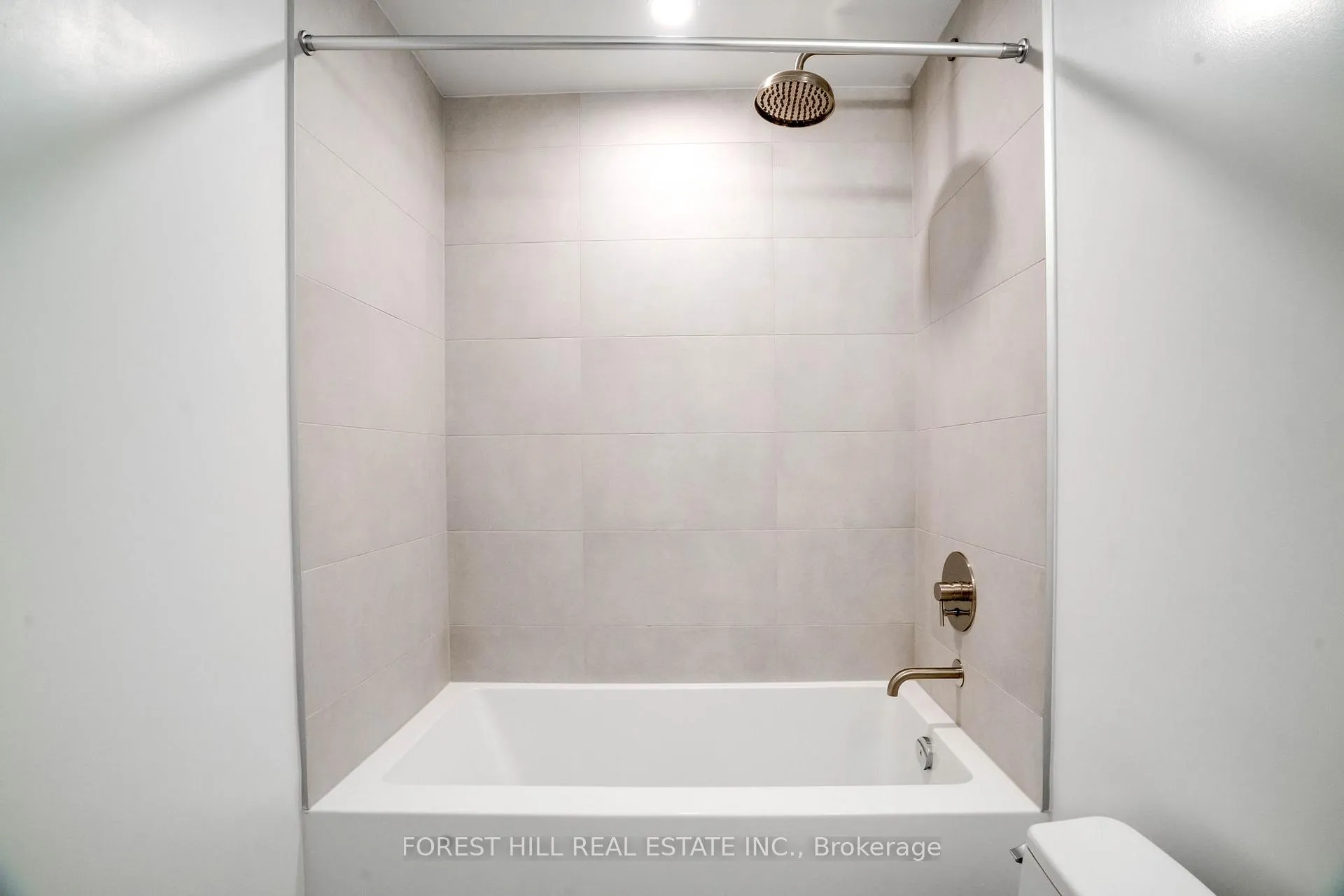 Photo 6 of Unit 1502, 2020 Bathurst Street, Toronto, Forest Hill South — HOMEH