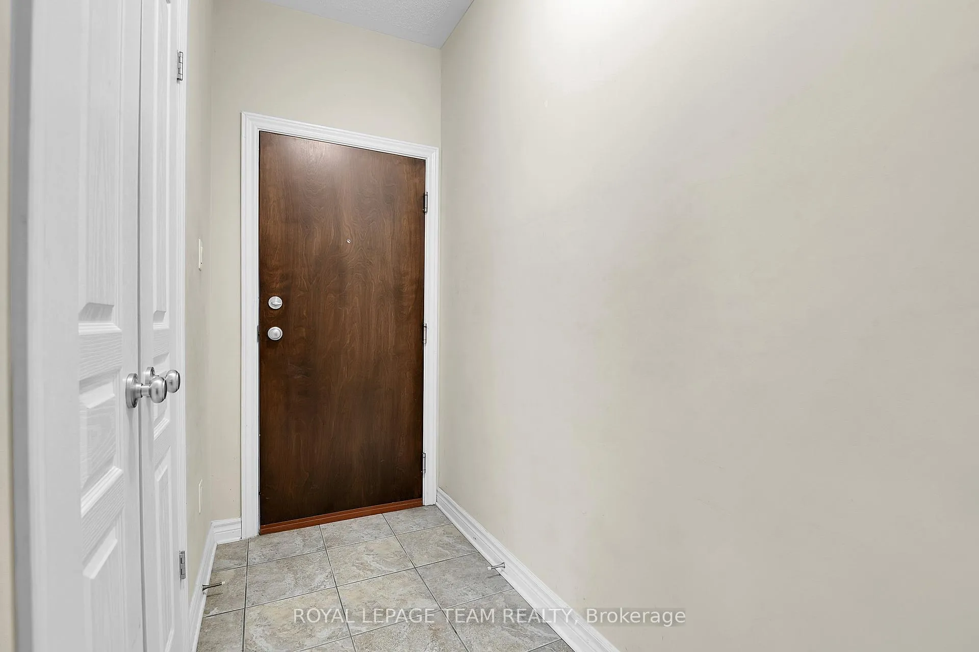 Photo 9 of Unit E, 168 Hornchurch Lane E, Ottawa, Barrhaven - Longfields — HOMEH