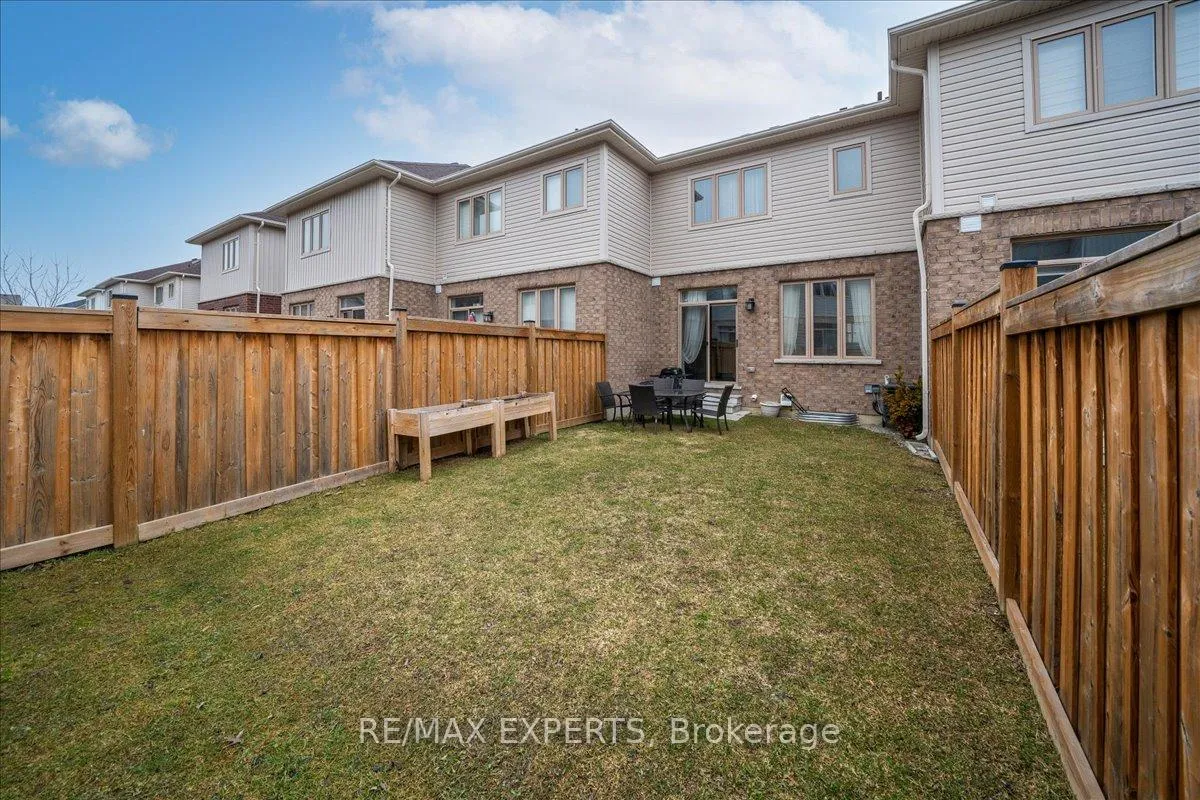 Photo 32 of 76 Clifford Crescent, New Tecumseth, Tottenham — HOMEH